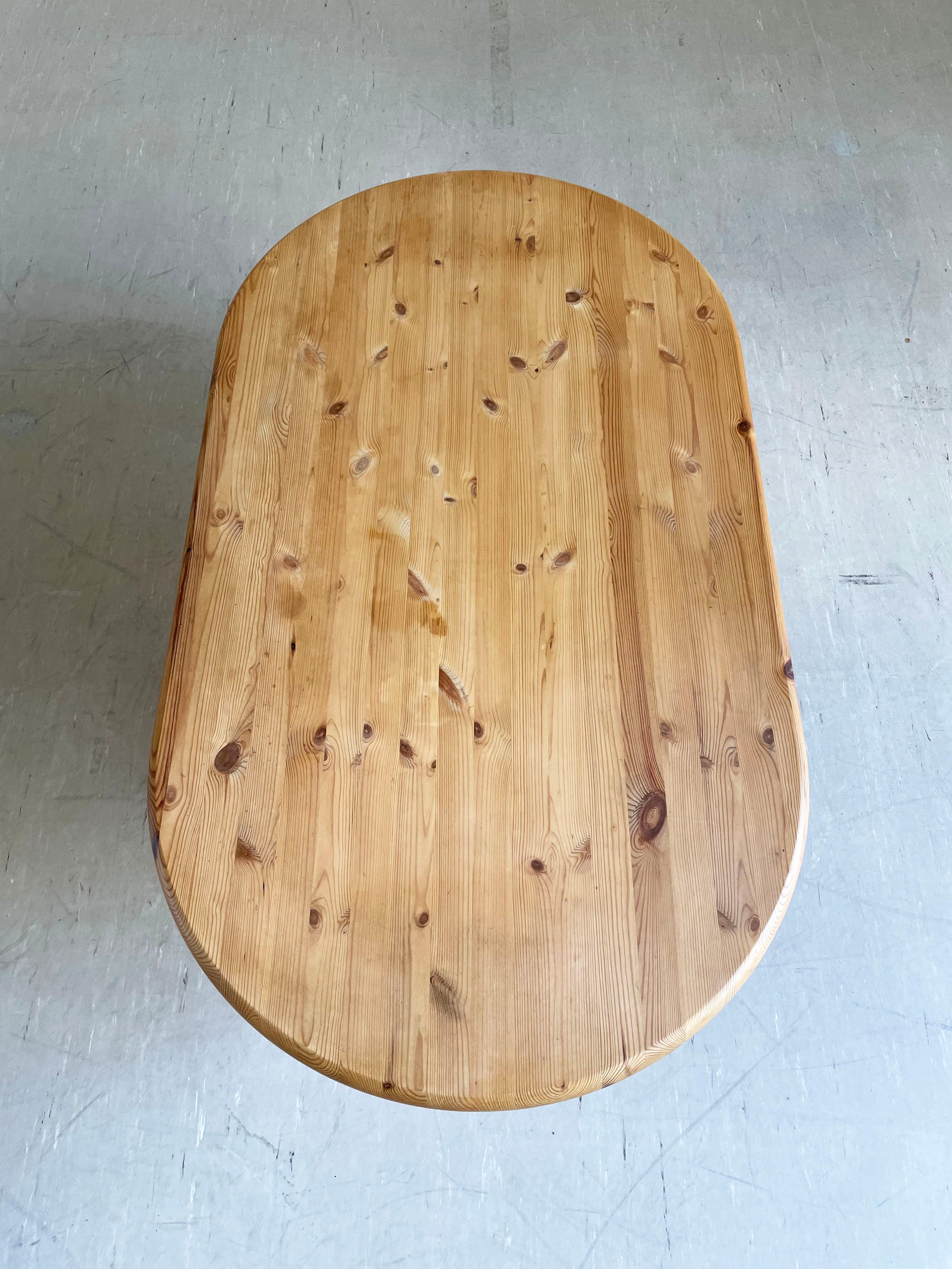 1960's Danish Modern Solid Pine Oval Coffee Table in Rainer Daumiller Style For Sale 3