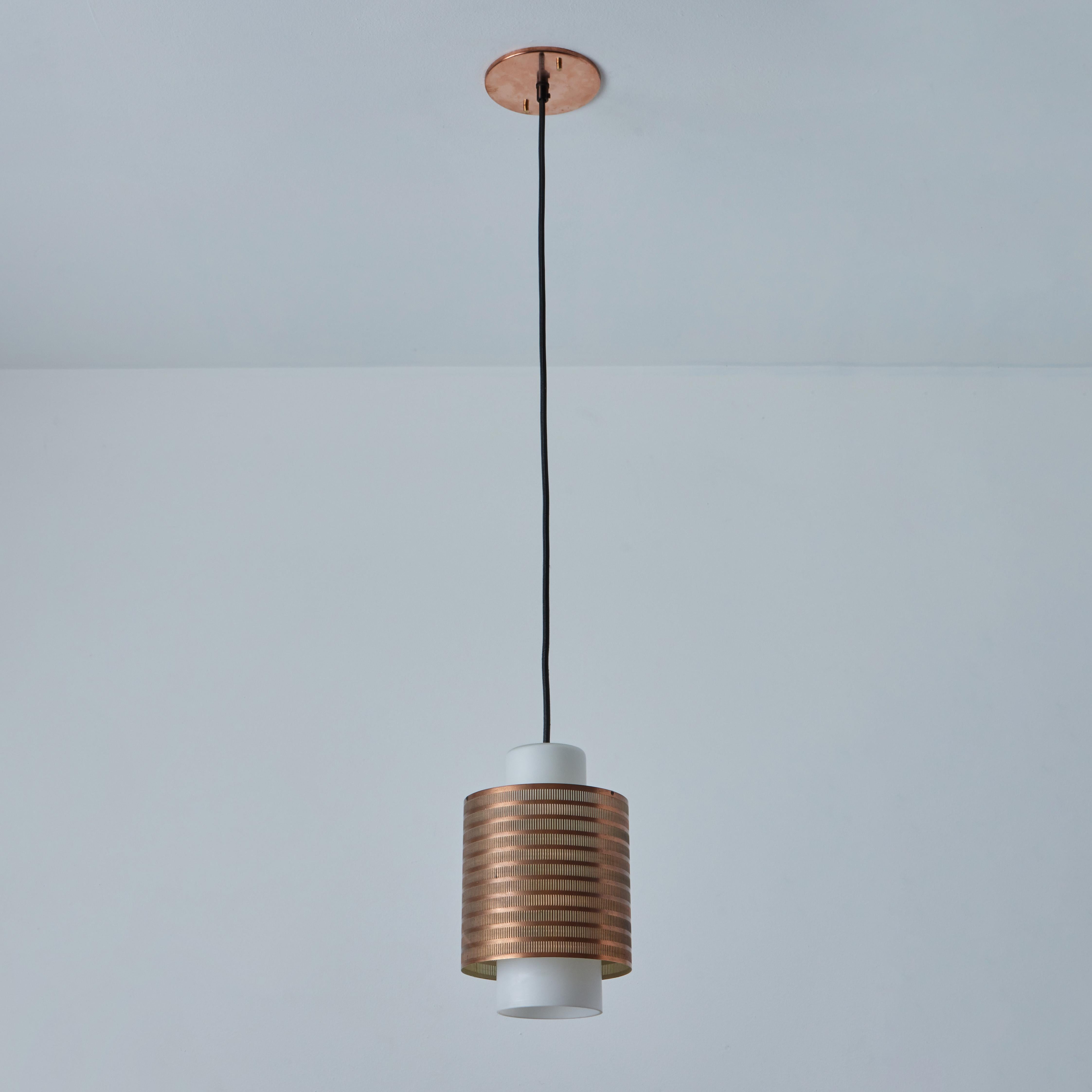 Dänische moderne Pendelleuchte aus perforiertem Kupfer und Glas, Lyfa zugeschrieben, 1960er Jahre im Angebot 9