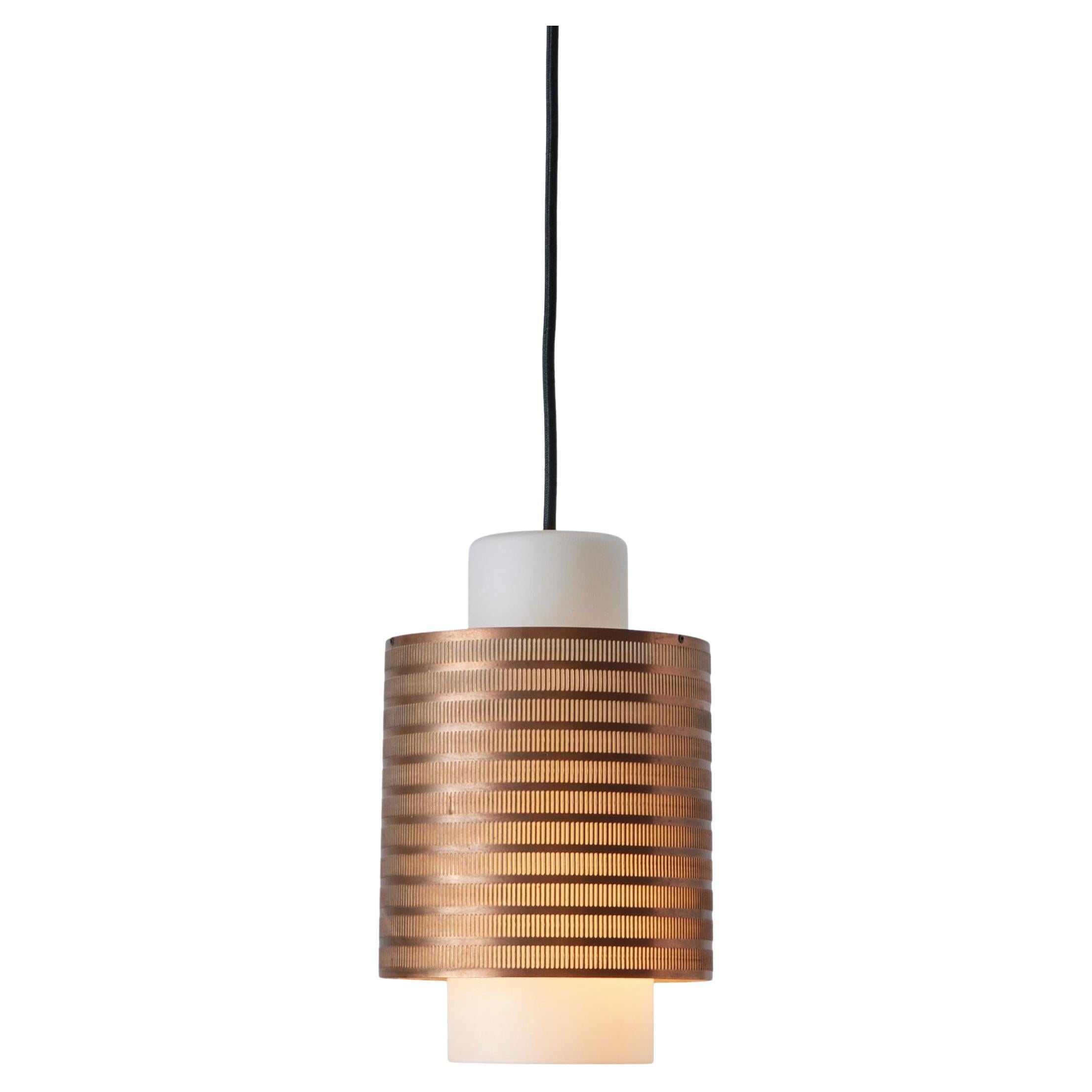 Dänische moderne Pendelleuchte aus perforiertem Kupfer und Glas, Lyfa zugeschrieben, 1960er Jahre im Angebot