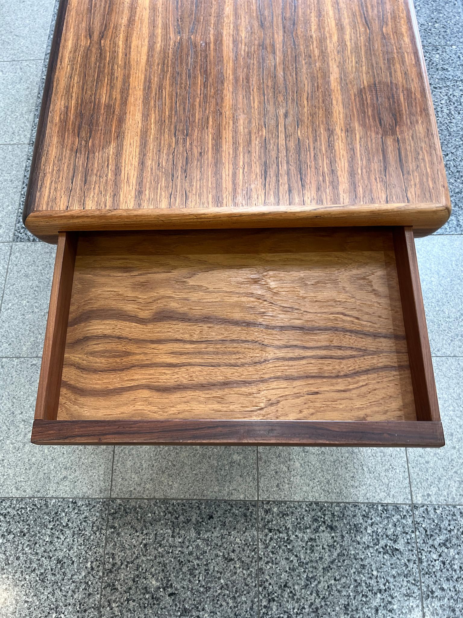1960s Danish Modern Rosewood Coffee Table by Johannes Andersen For Sale 2