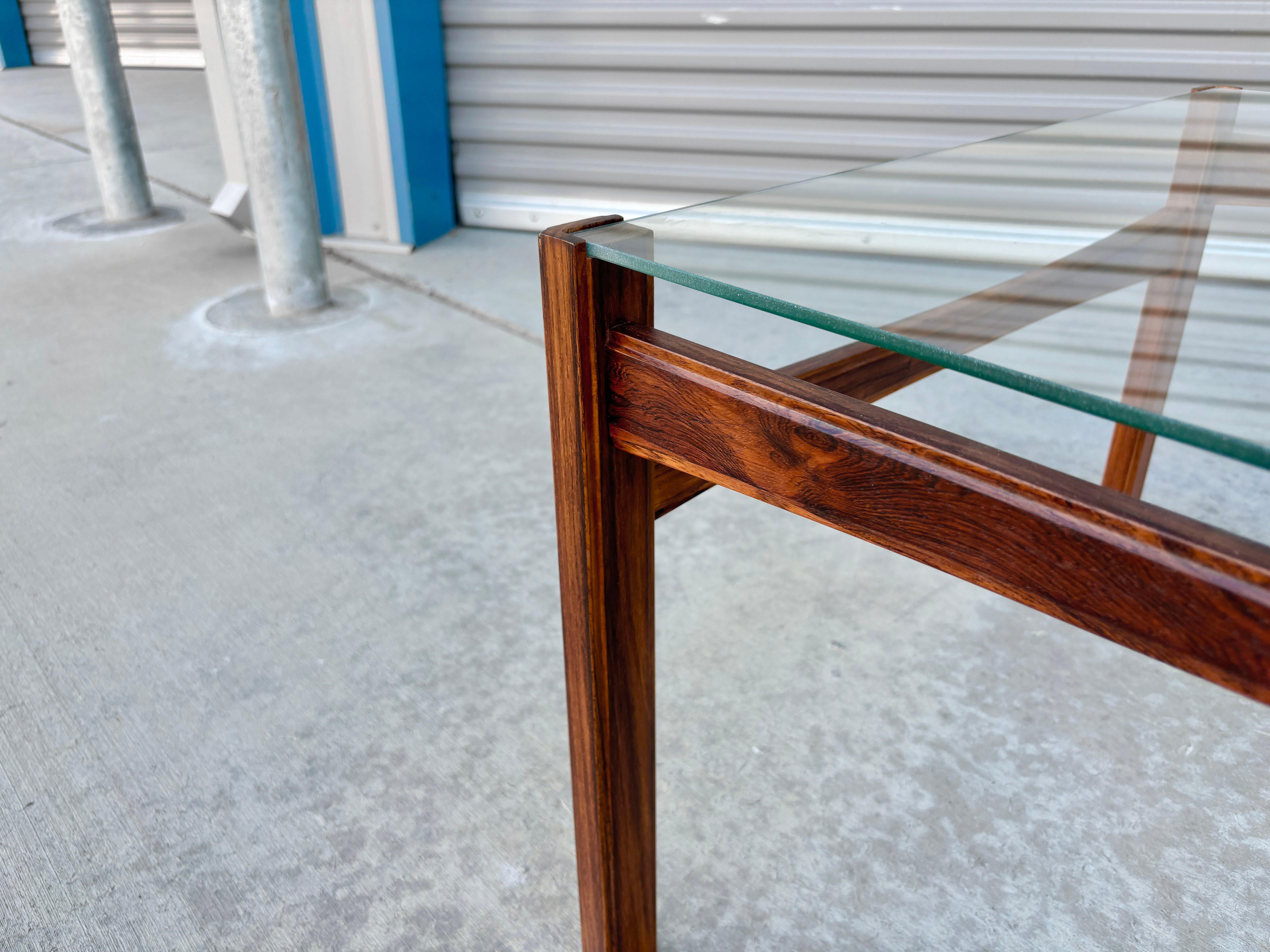 1960s Danish Modern Rosewood Coffee Table (Refinished) For Sale 1
