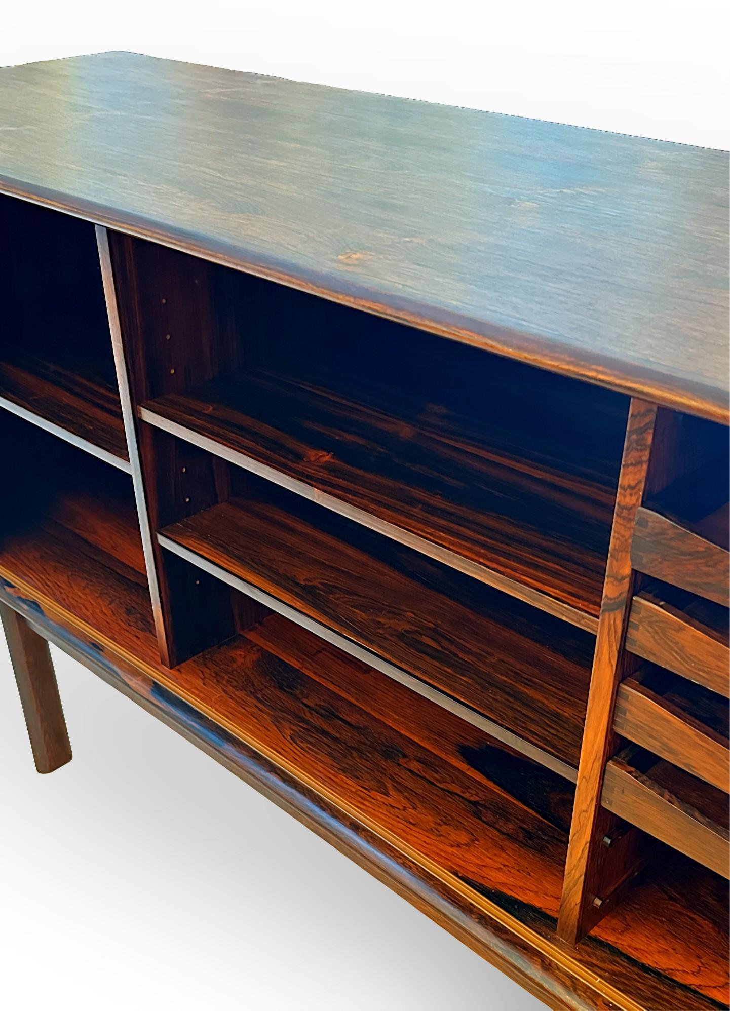 1960s Danish Modern Rosewood Credenza by Henning Kjaernulf for Bruno Hansen In Good Condition For Sale In Sacramento, CA