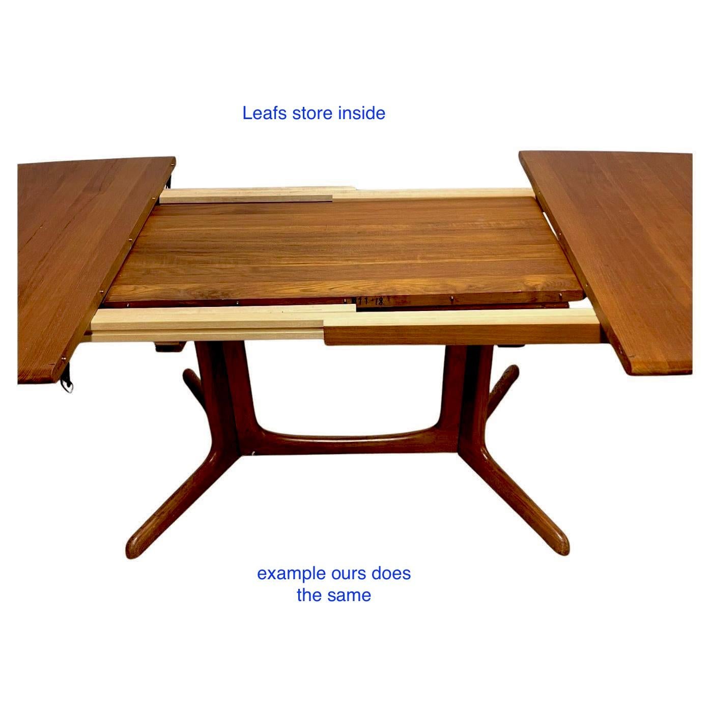 1960's Danish Modern Rosewood Dining Table by Gudme Møbelfabrik Seats ten en vente 7