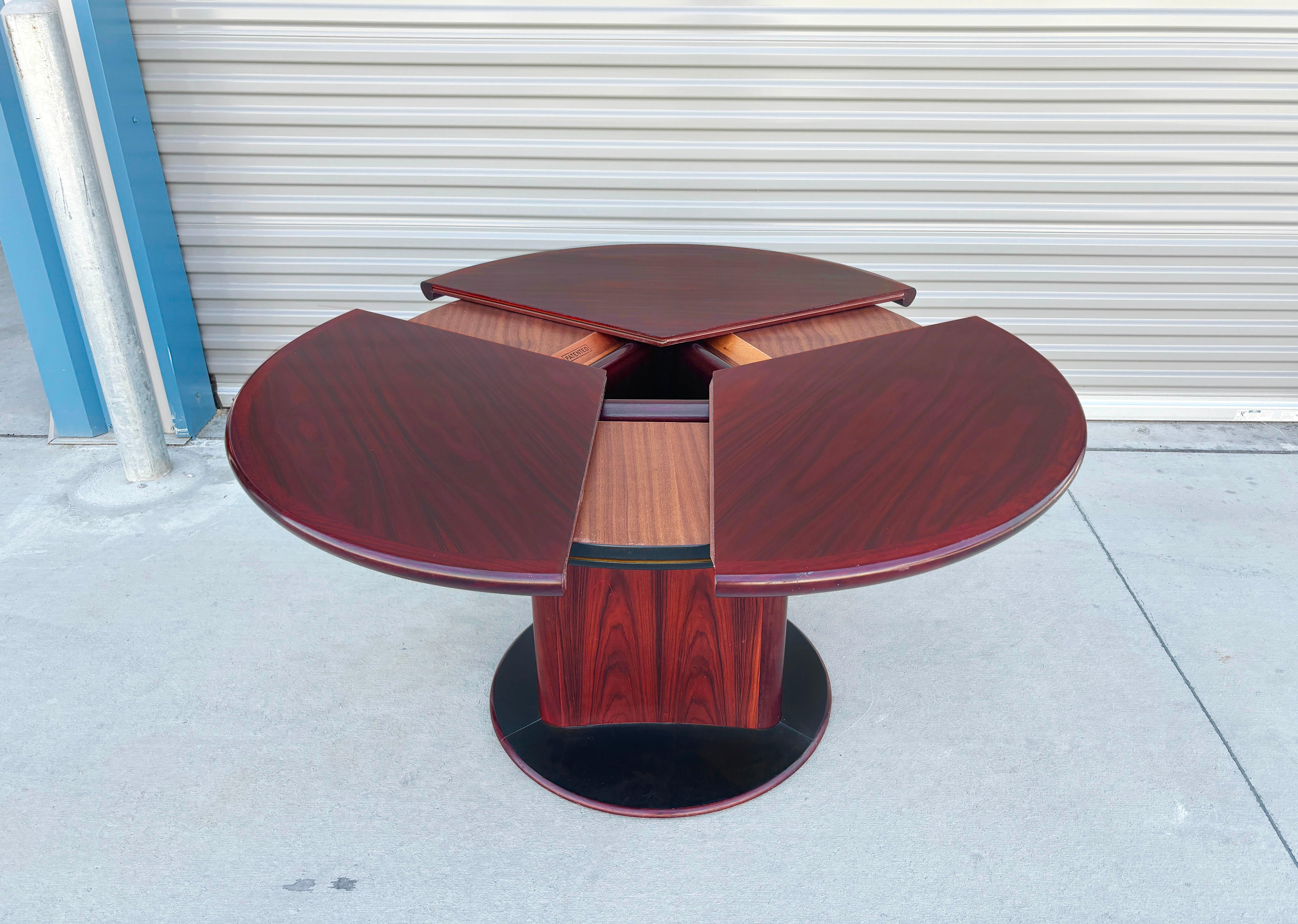 Milieu du XXe siècle 1960s Danish Modern Rosewood Extending Dining Table by Skovby Møbelfabrik en vente
