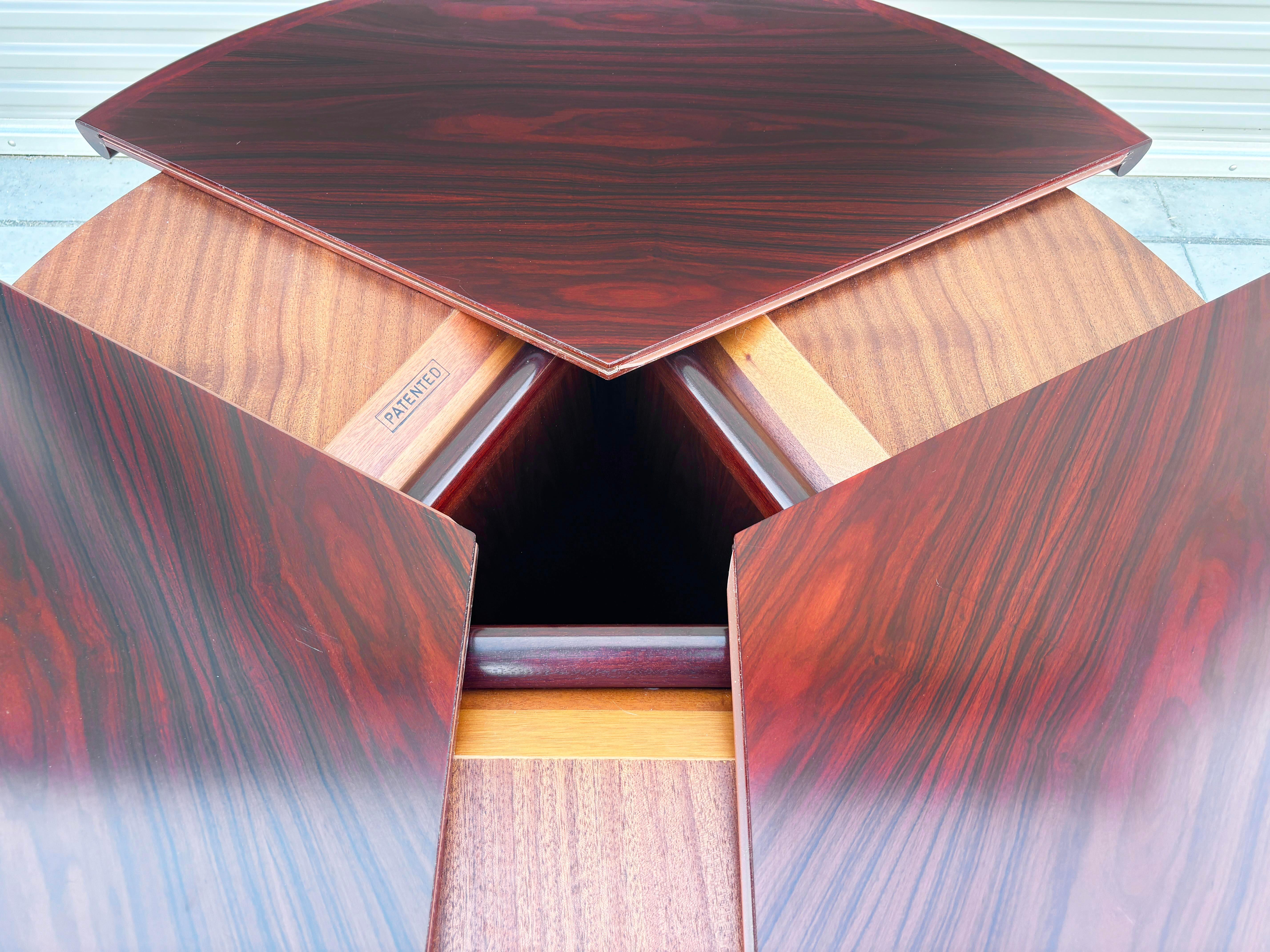 Bois de rose 1960s Danish Modern Rosewood Extending Dining Table by Skovby Møbelfabrik en vente