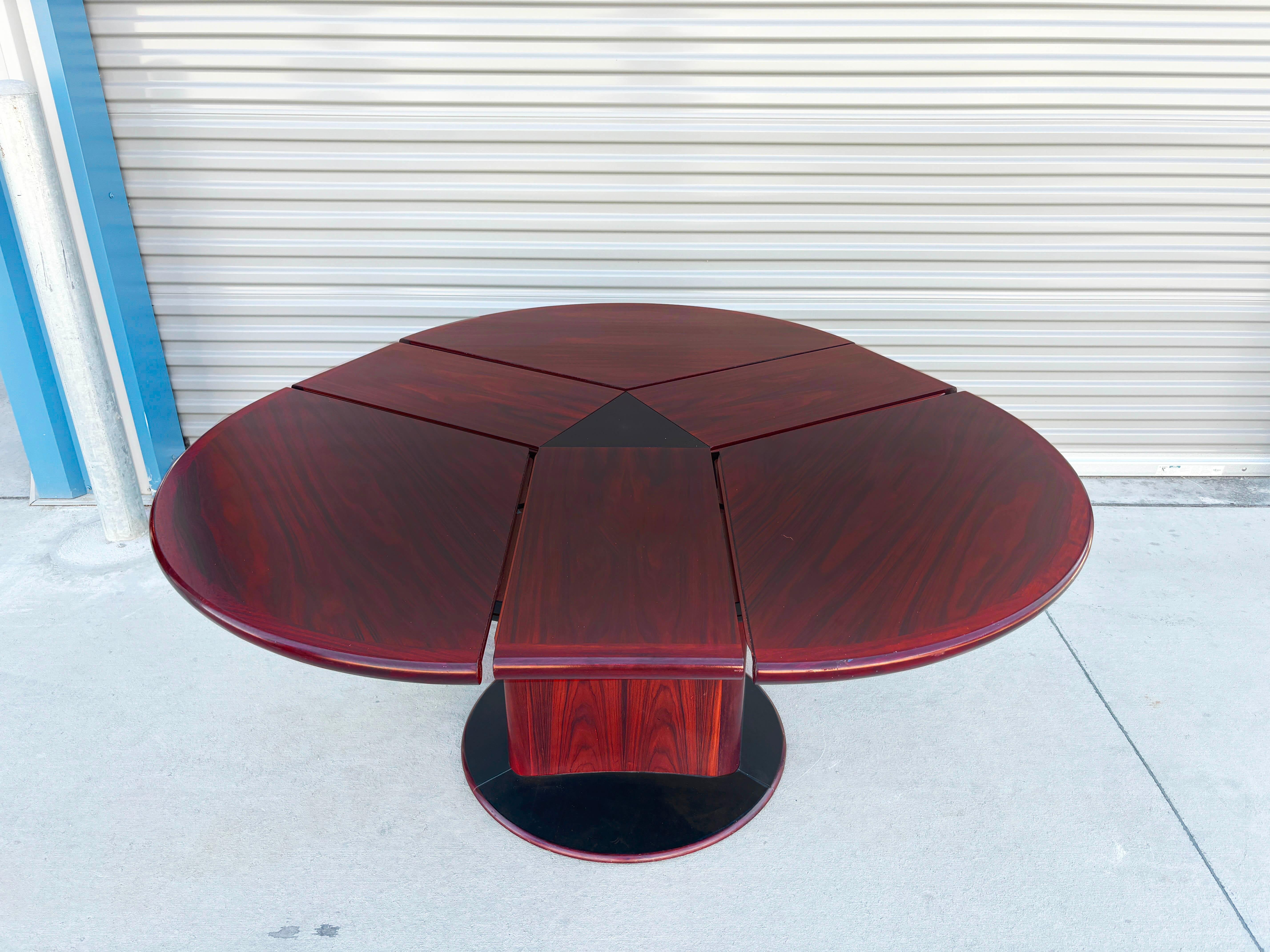 1960s Danish Modern Rosewood Extending Dining Table by Skovby Møbelfabrik en vente 1
