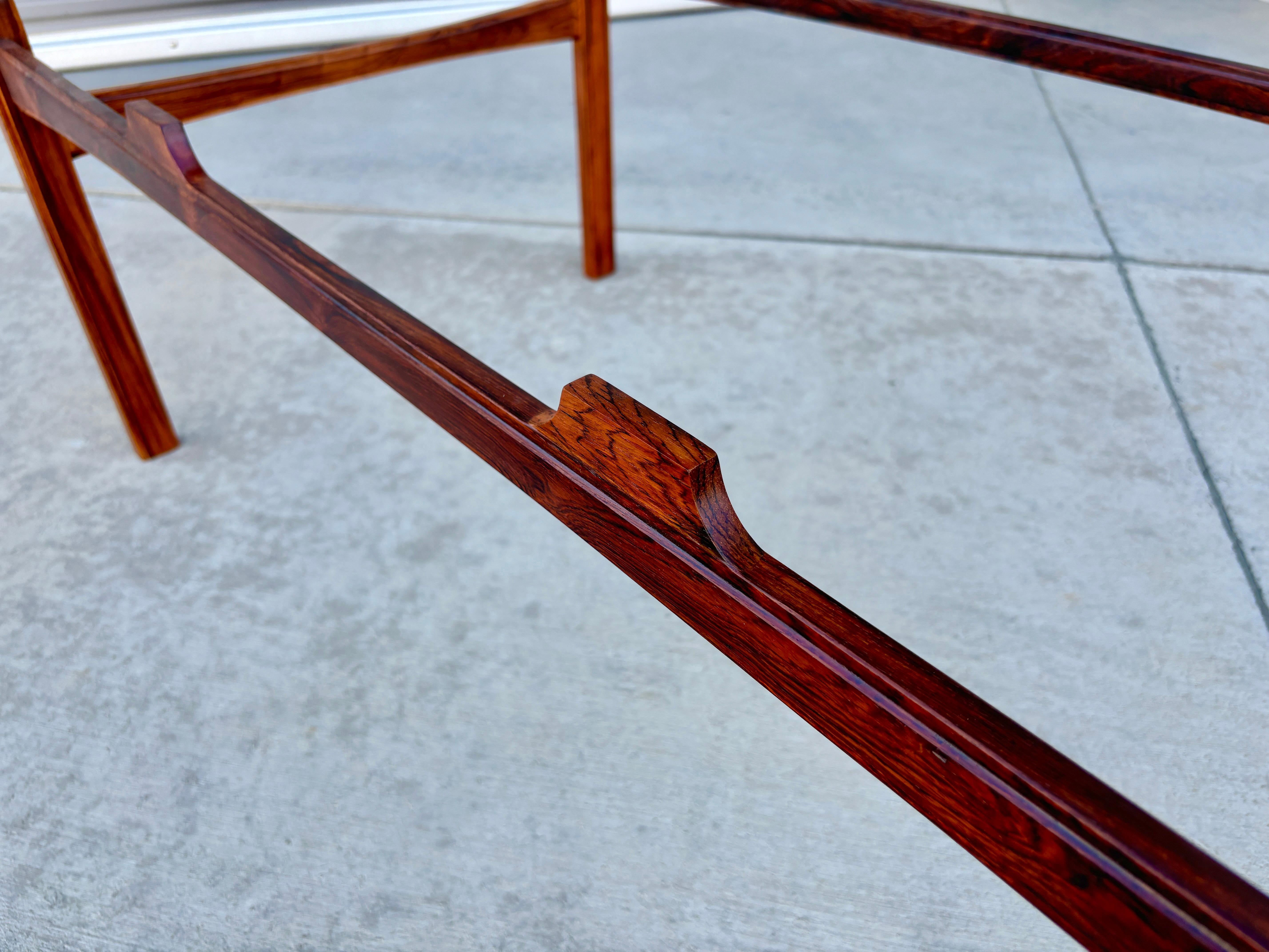 Tavolino moderno danese del 1960 in legno di palissandro e vetro 8