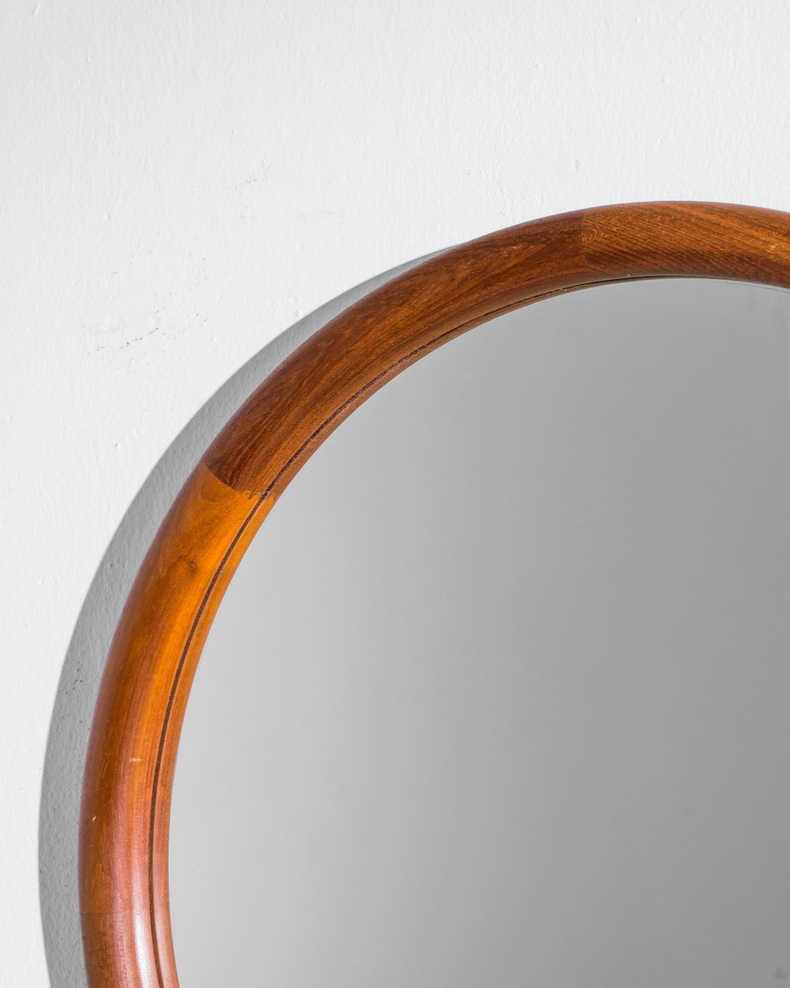 1960s Danish Modern Round Mirror In Good Condition For Sale In High Point, NC