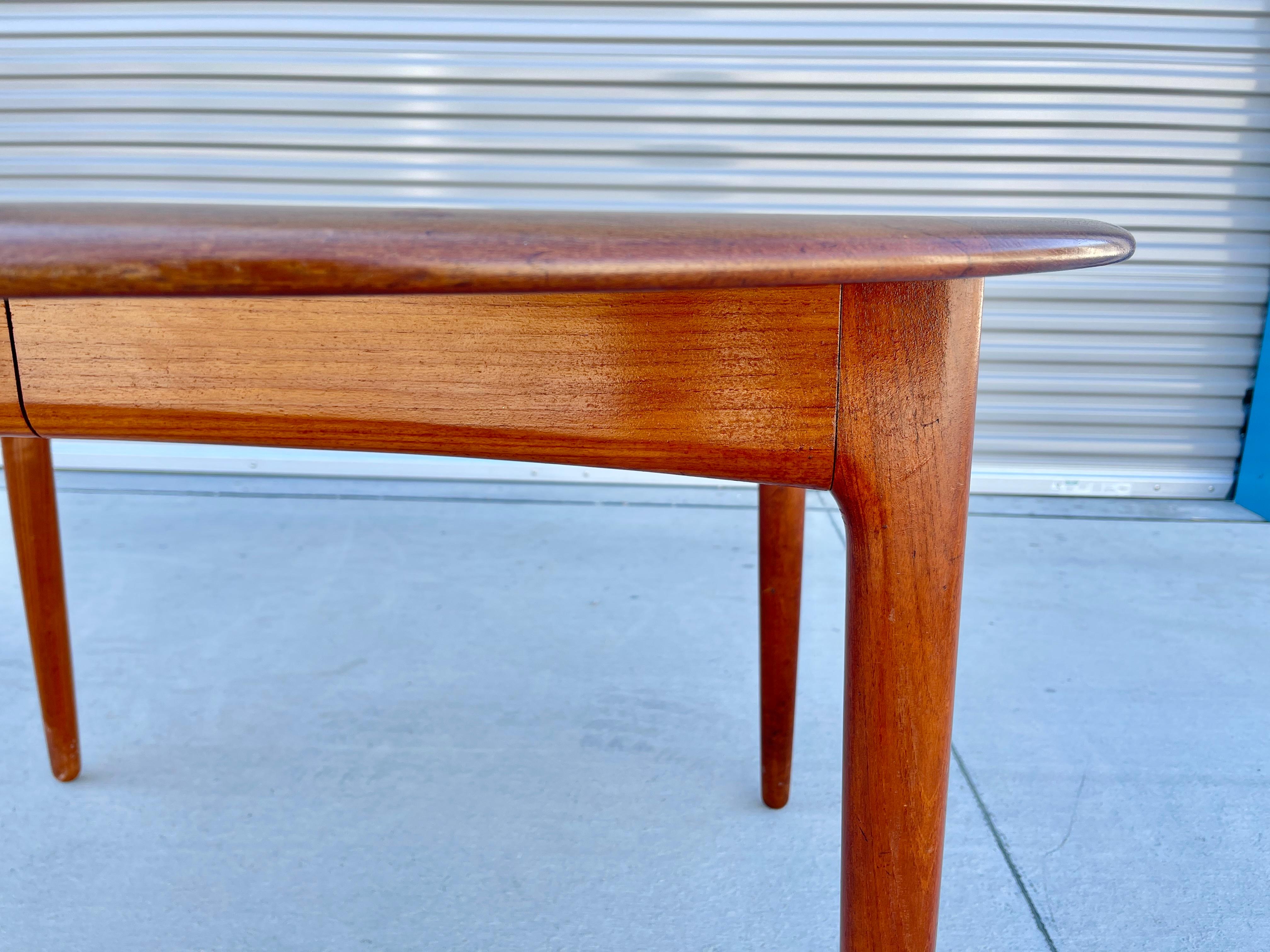 Mid-20th Century 1960s Danish Modern Round Teak Dining Table For Sale