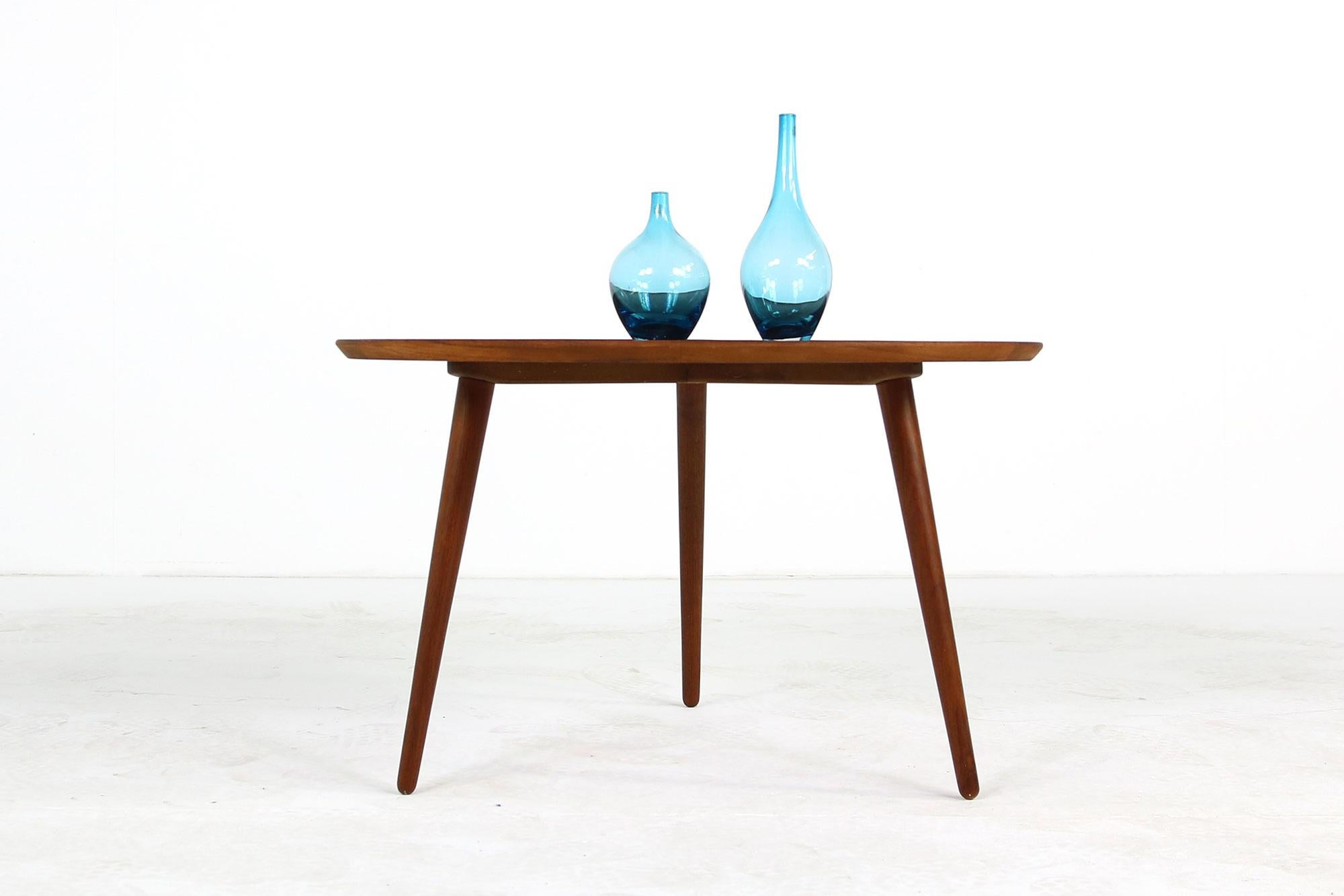 Leather 1960s Danish Modern Round Tripod Teak Coffee Table Mid-Century Modern Design For Sale