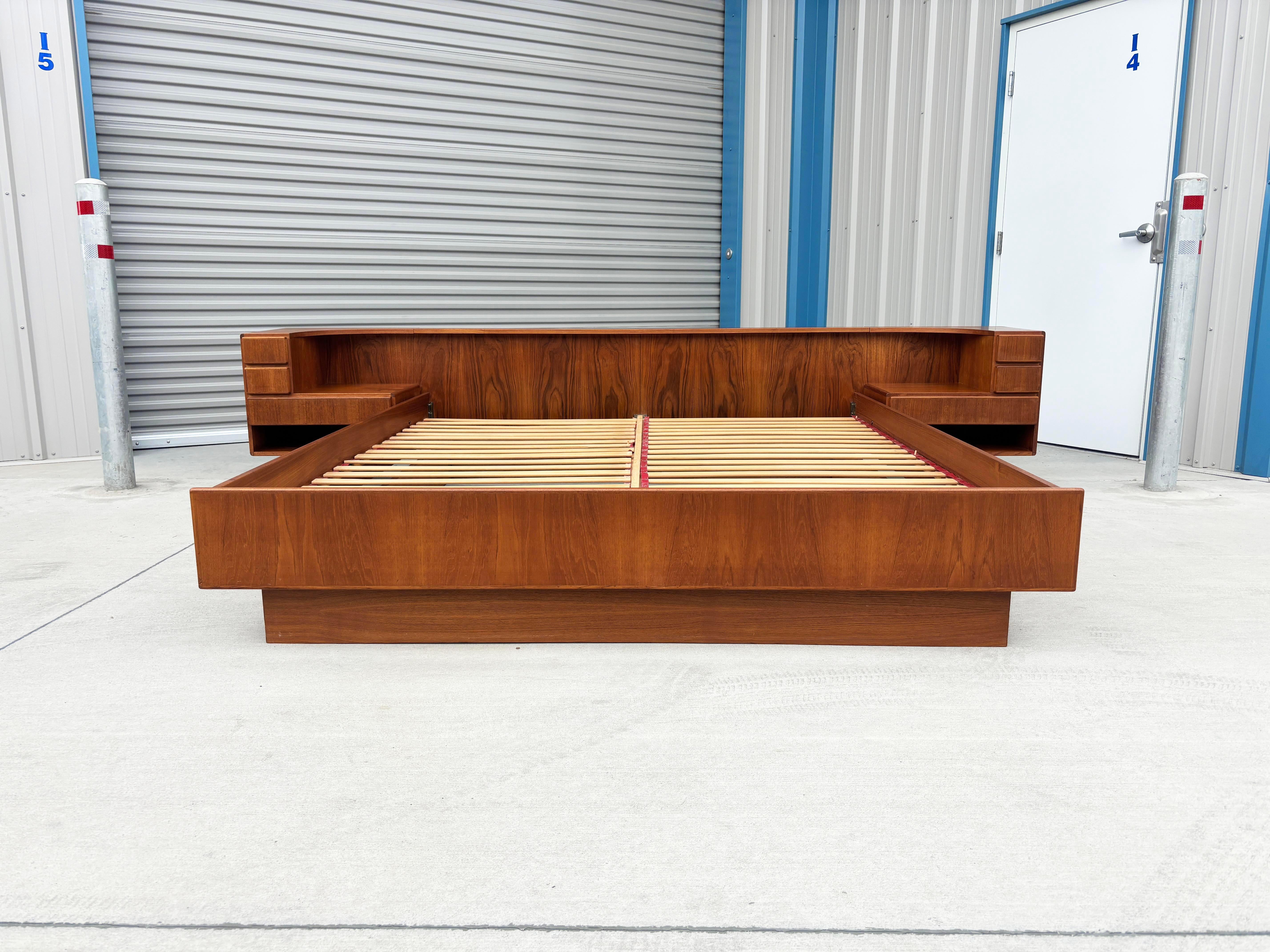 1960s Danish Modern Teak Cali King Bed Frame With Nightstands In Good Condition In North Hollywood, CA