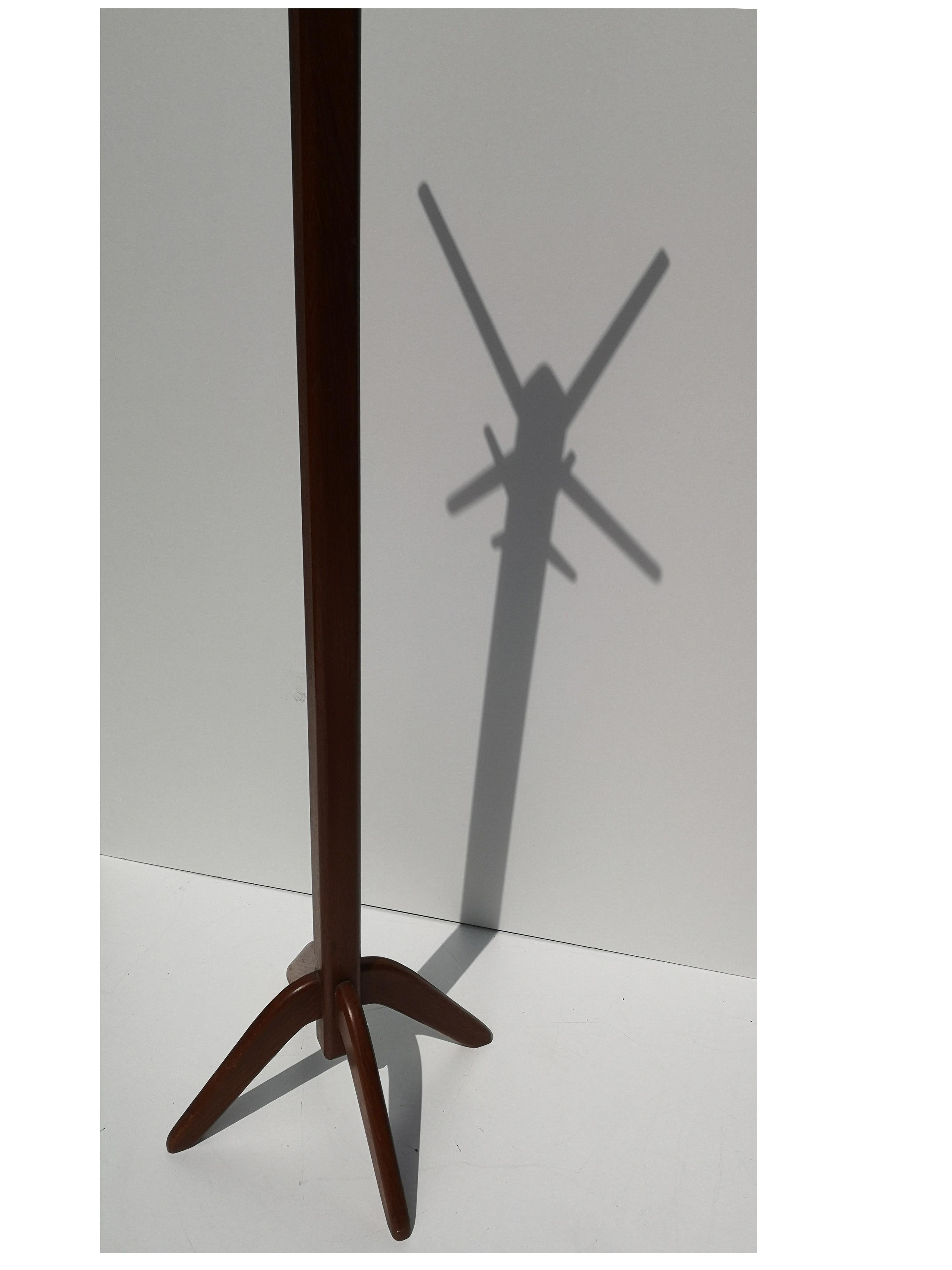 1960s Danish Modern Teak Coat / Hat Rack / Stand (20. Jahrhundert) im Angebot