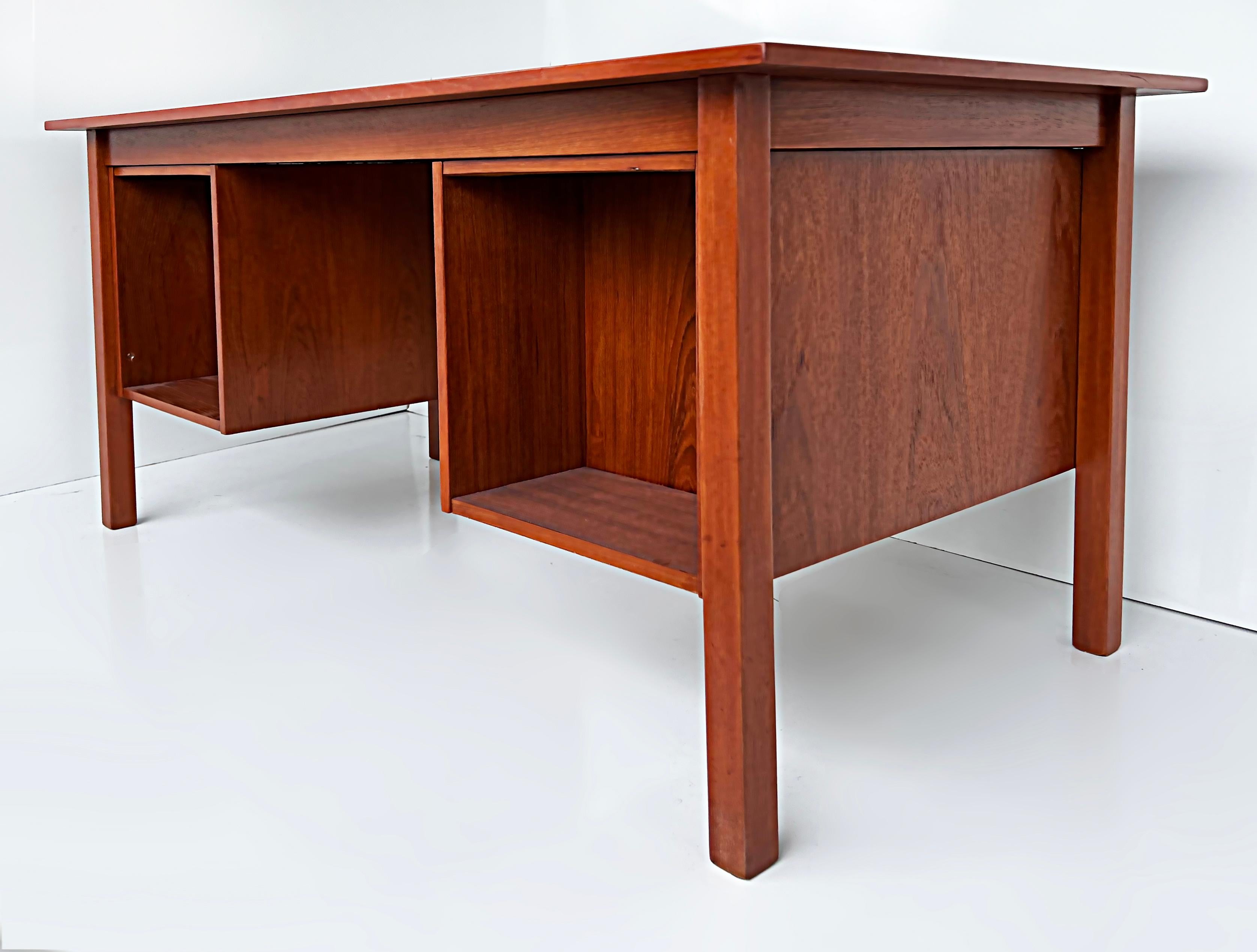 1960s Danish Modern Teak Desk, Severin Hansen Attributed In Good Condition For Sale In Miami, FL