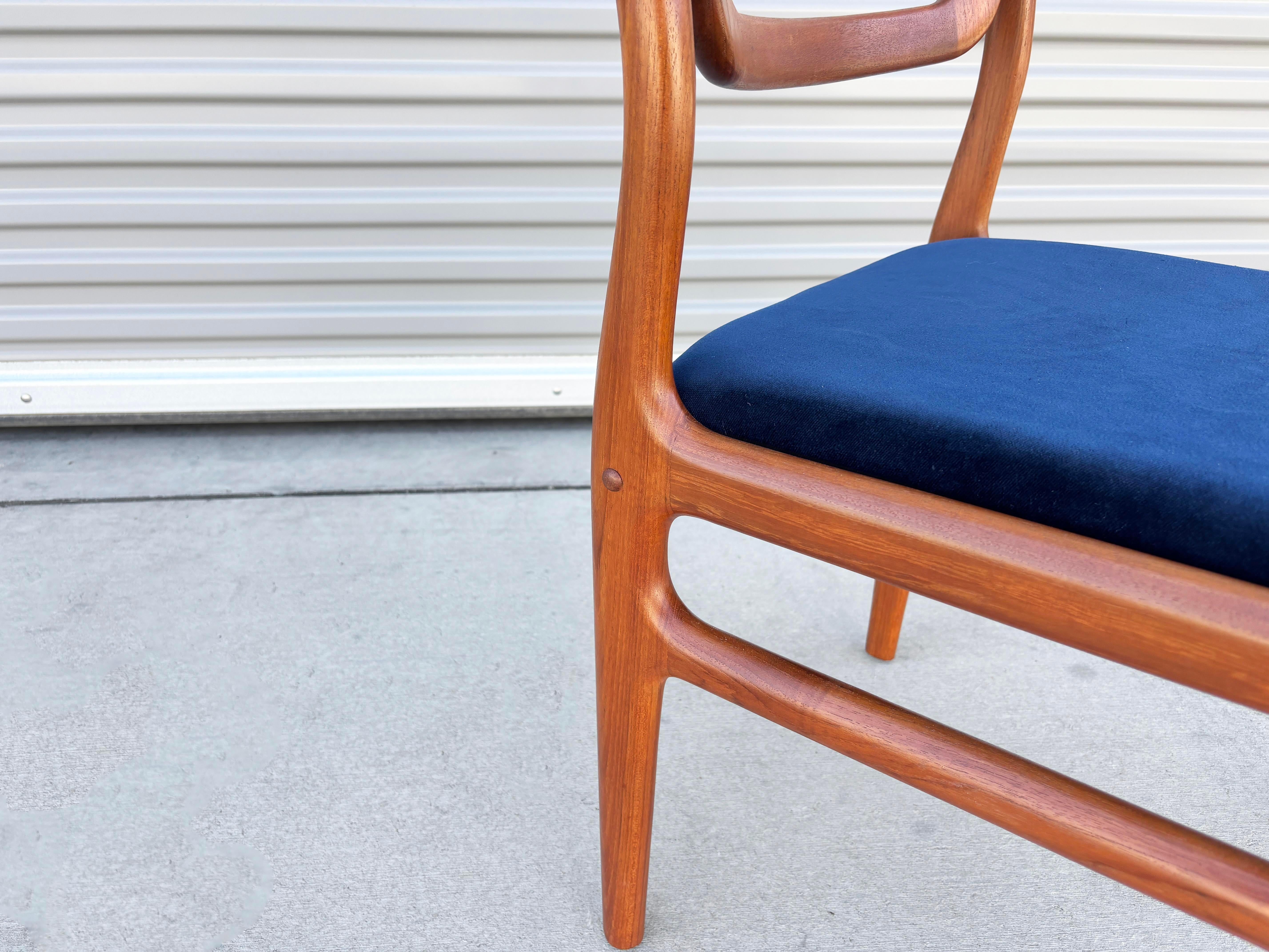 1960s Danish Modern Teak Dining Chairs by Johannes Andersen - Set of 6 For Sale 11