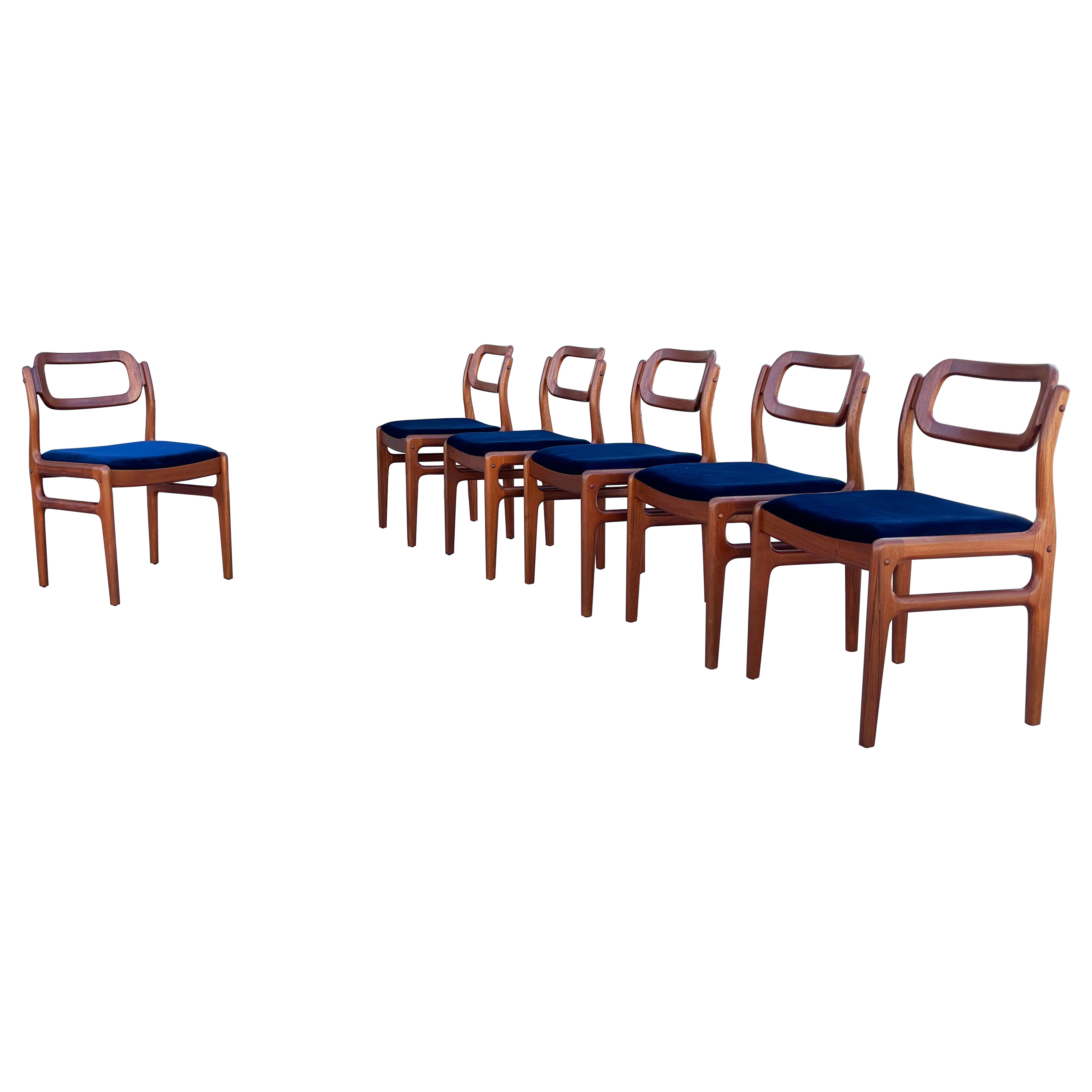 1960s Danish Modern Teak Dining Chairs by Johannes Andersen - Set of 6 For Sale
