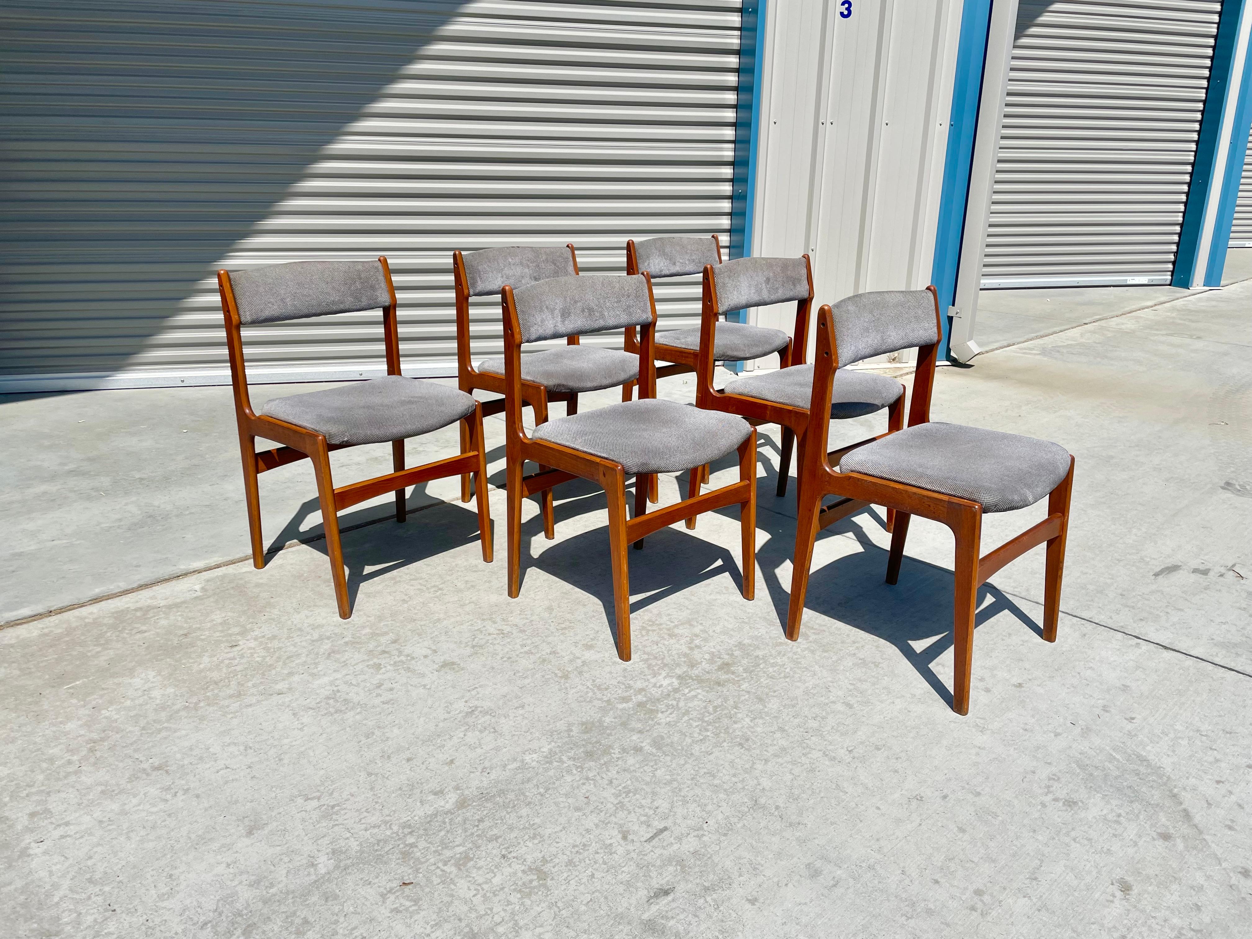 Mid-Century Modern 1960s Danish Modern Teak Dining Chairs - Set of 6 (Chaises de salle à manger danoises modernes en teck) en vente