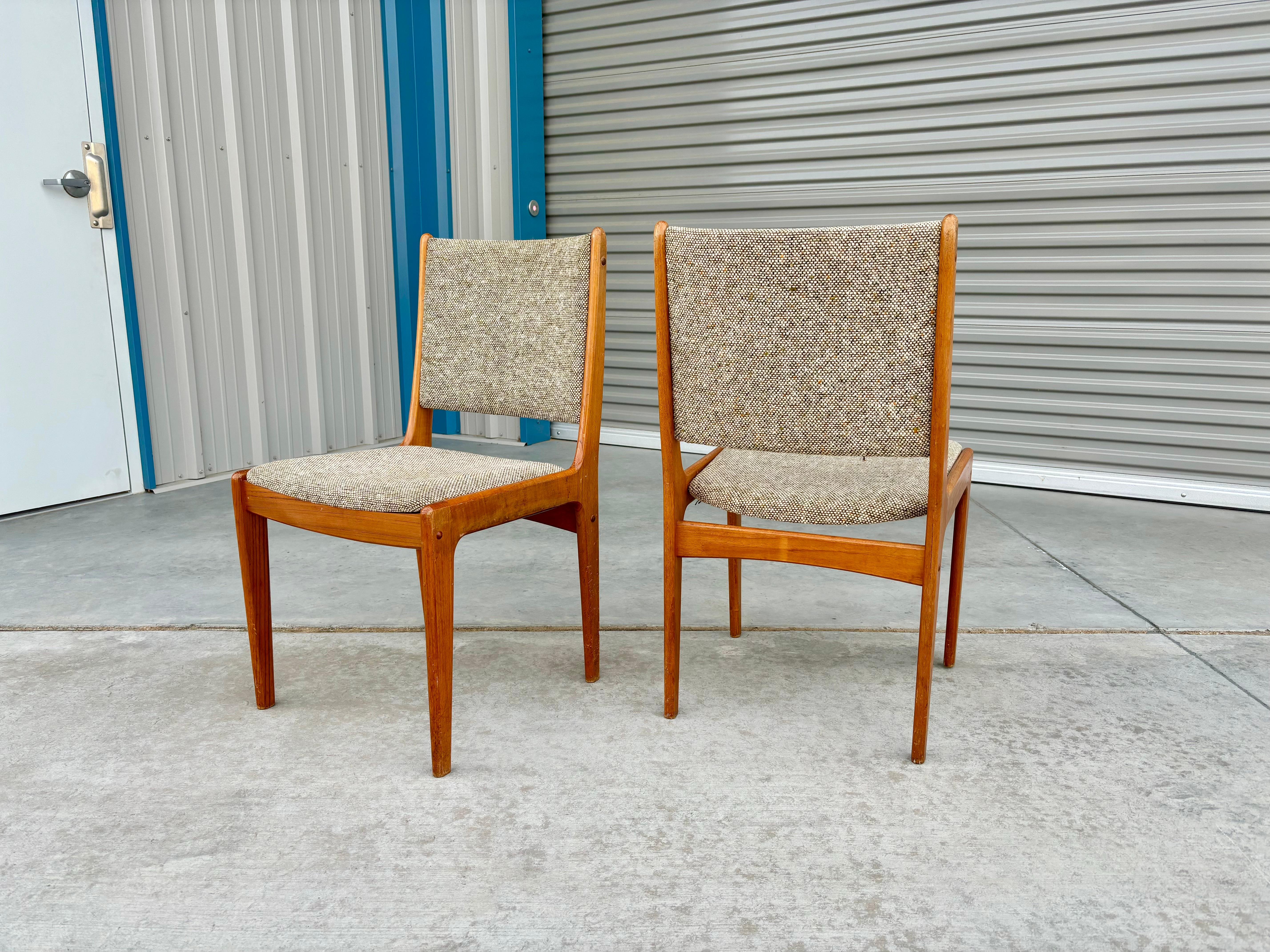 1960s Danish Modern Teak Dining Chairs- Set of 7 For Sale 4