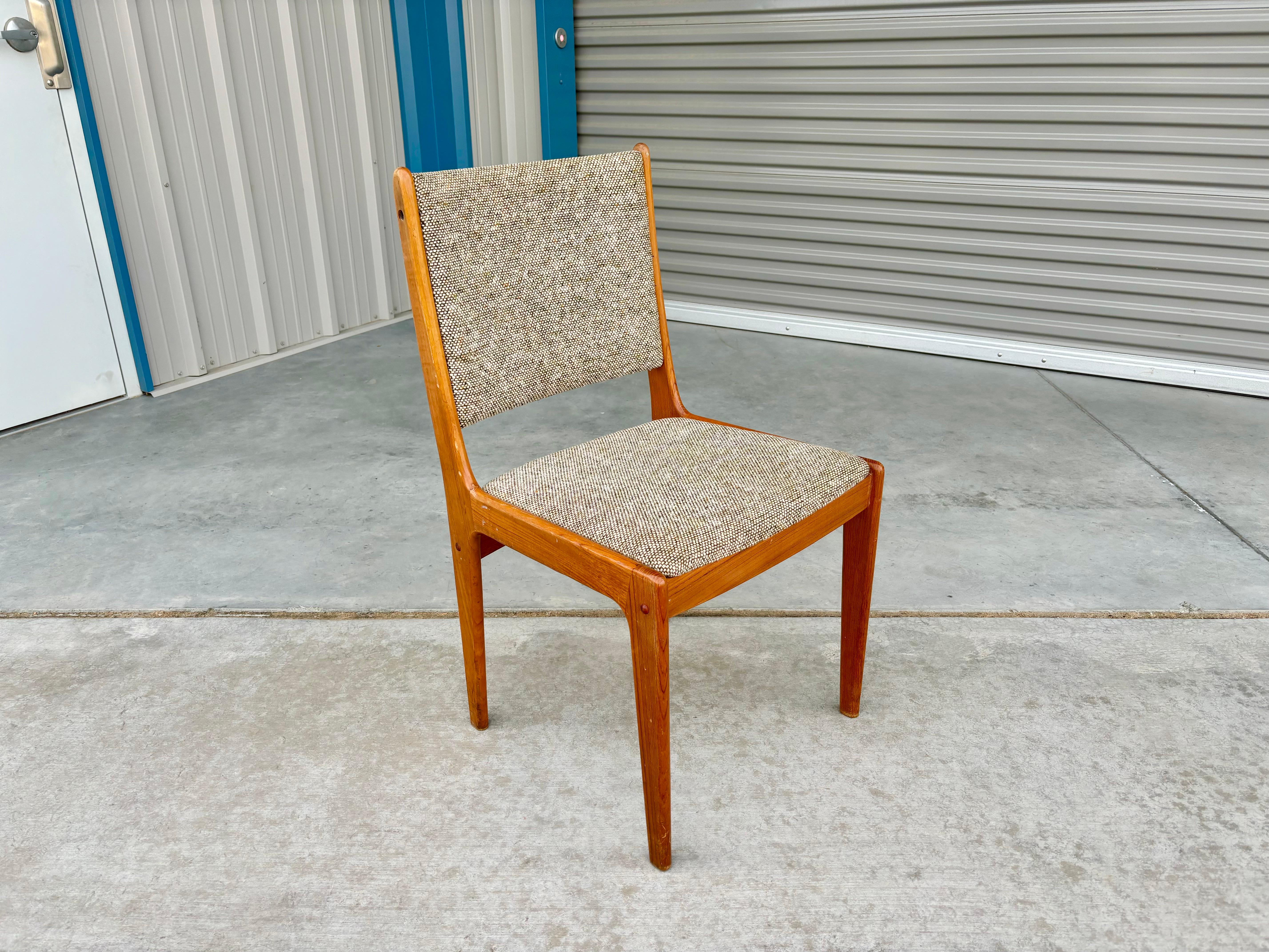 1960s Danish Modern Teak Dining Chairs- Set of 7 For Sale 9