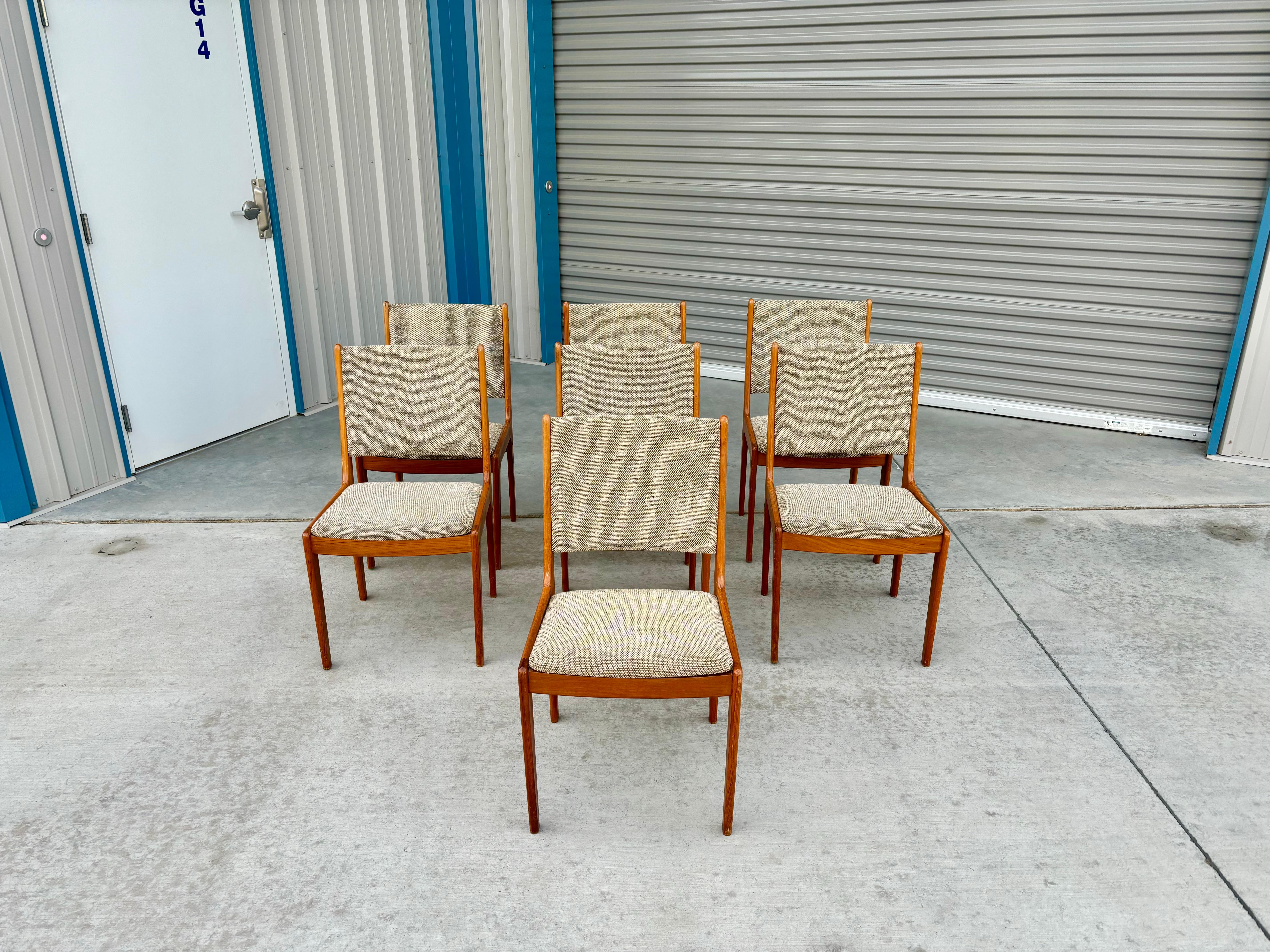 1960s Danish Modern Teak Dining Chairs- Set of 7 In Good Condition For Sale In North Hollywood, CA