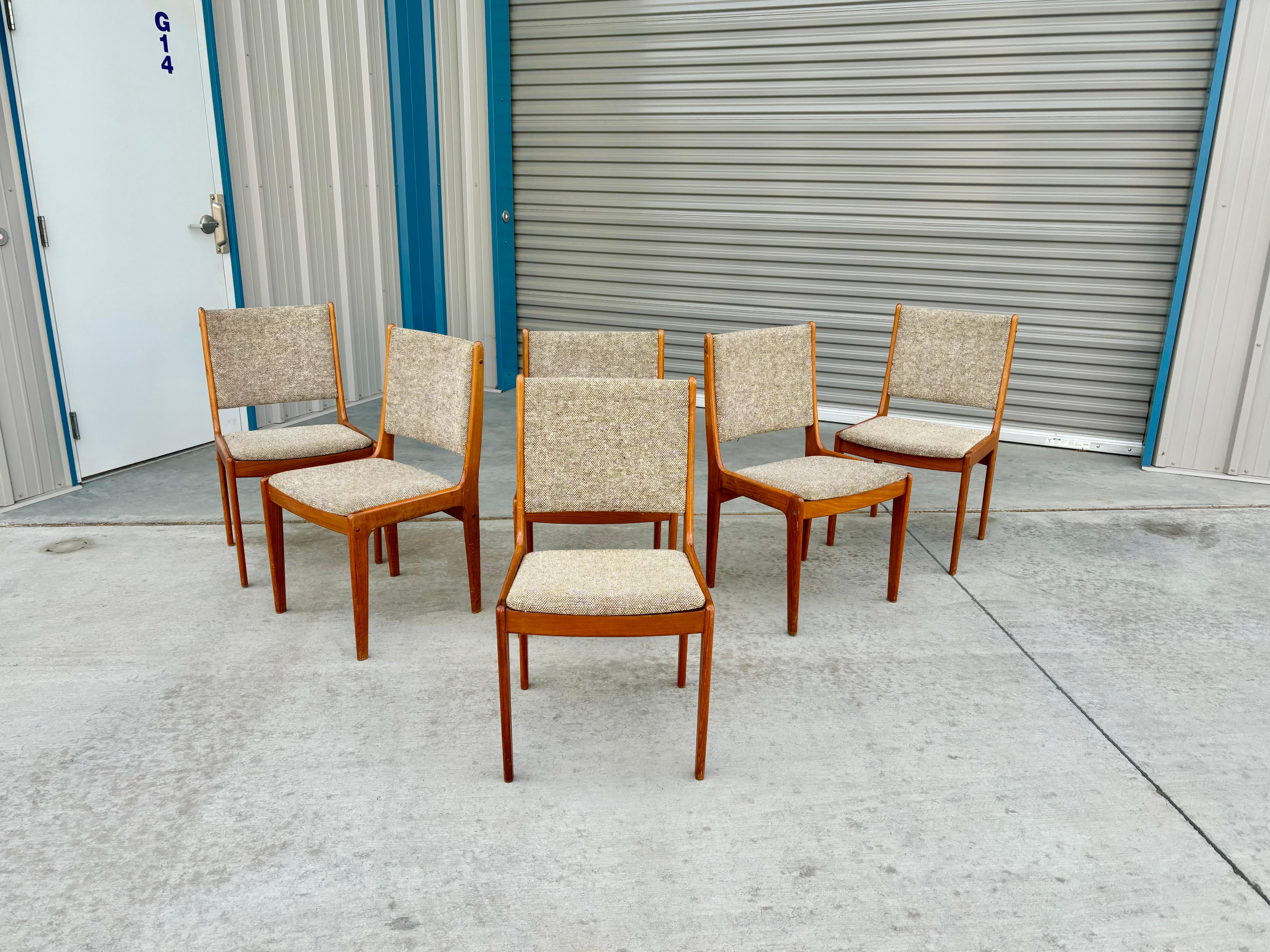1960s Danish Modern Teak Dining Chairs- Set of 7 Bon état - En vente à North Hollywood, CA
