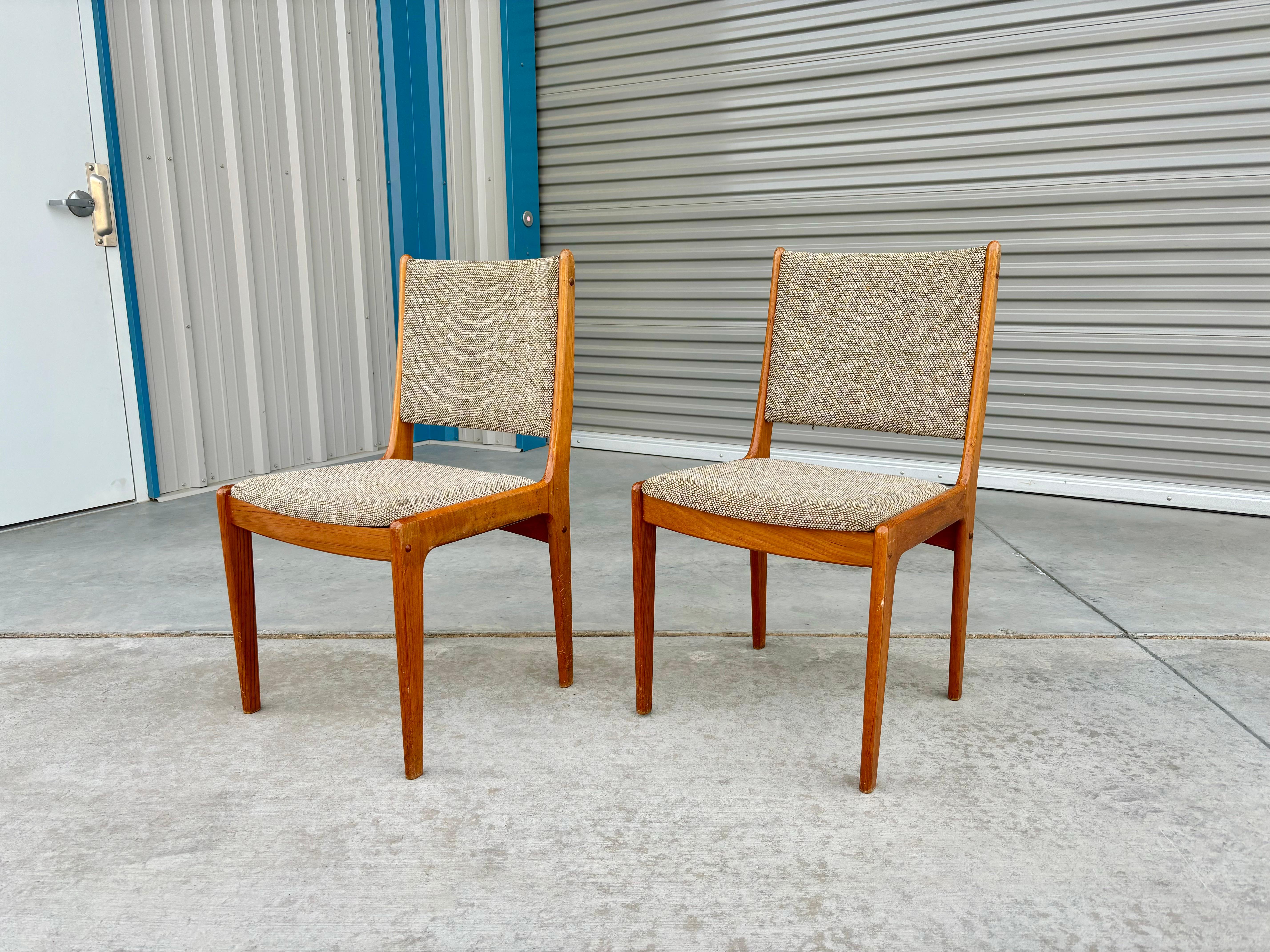 1960s Danish Modern Teak Dining Chairs- Set of 7 For Sale 3