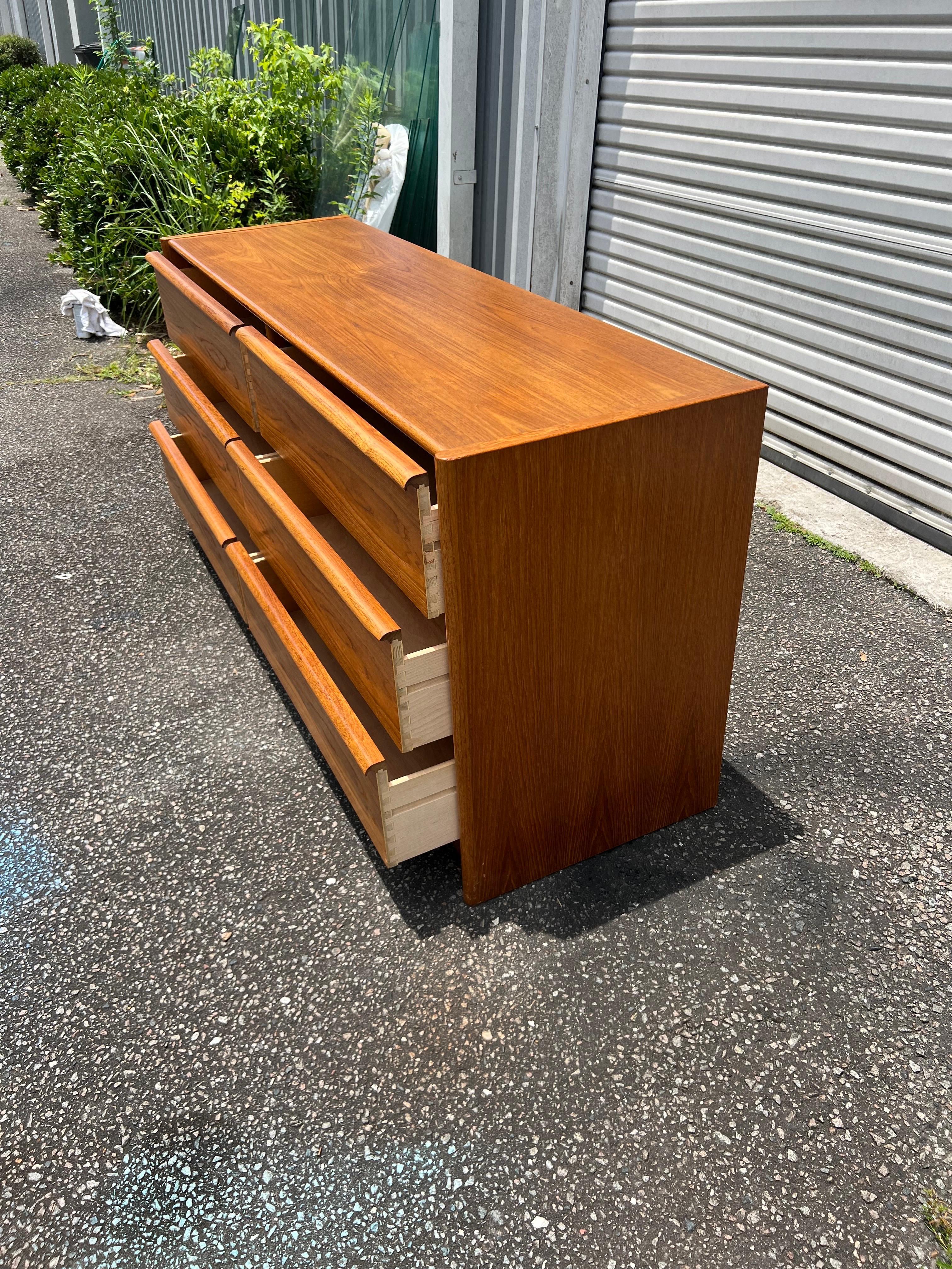 1960s Danish Modern Teak Dresser / Chest of Drawers by Jesper 7