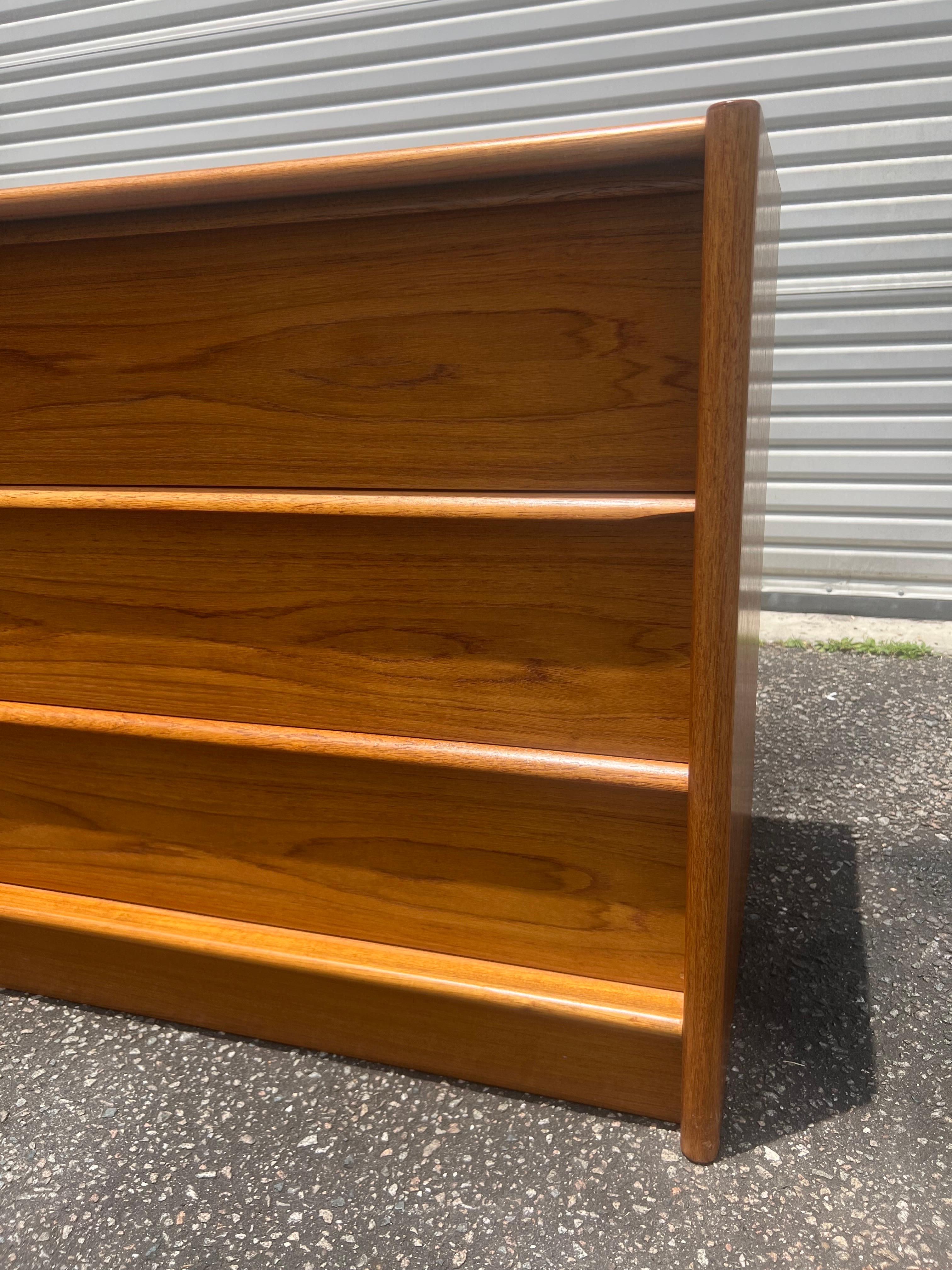 Mid-20th Century 1960s Danish Modern Teak Dresser / Chest of Drawers by Jesper