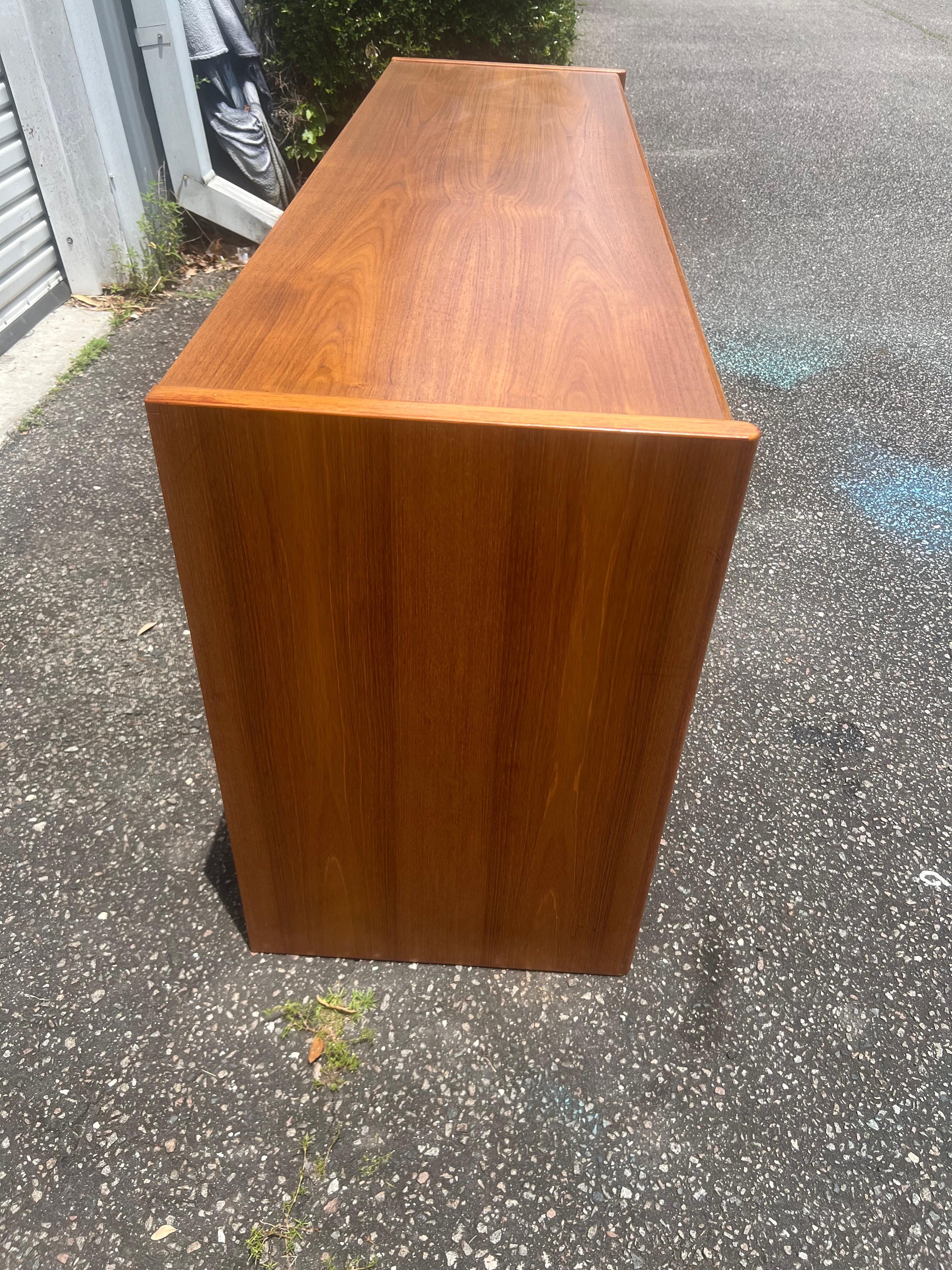 1960s Danish Modern Teak Dresser / Chest of Drawers by Jesper 3