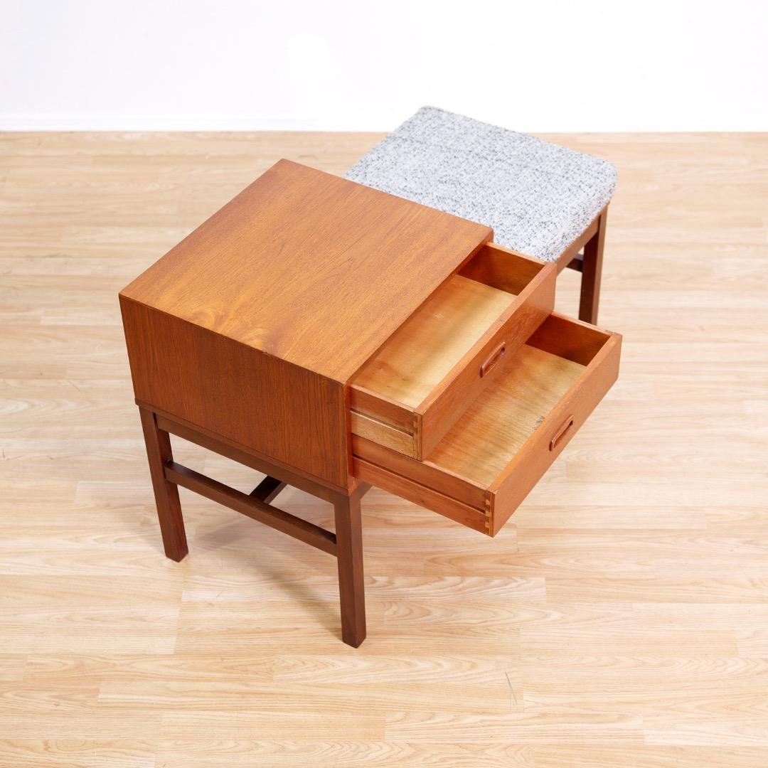 Teck 1960s Danish Modern Teak Entryway Gossip Bench en vente