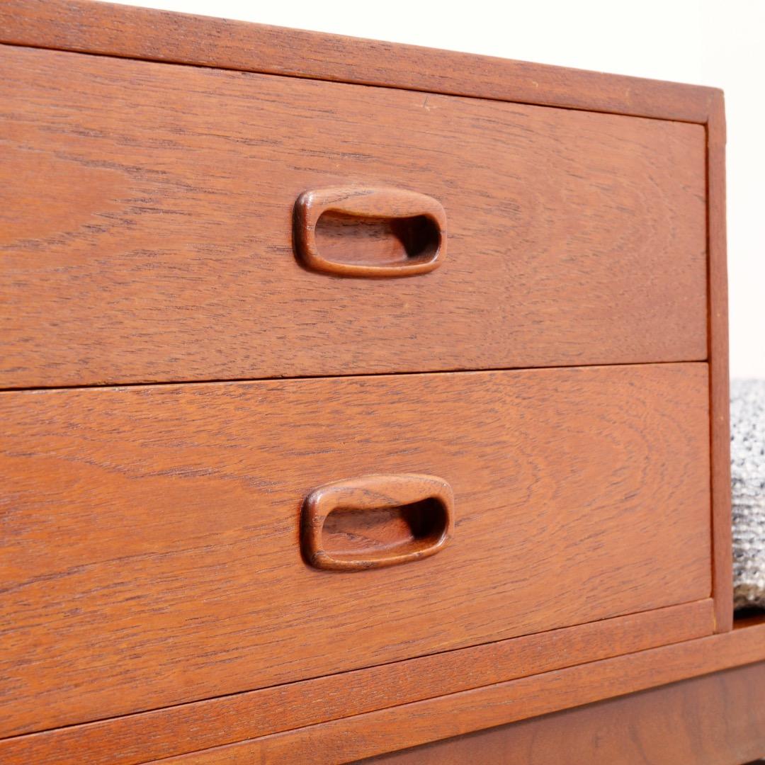 1960s Danish Modern Teak Entryway Gossip Bench en vente 1