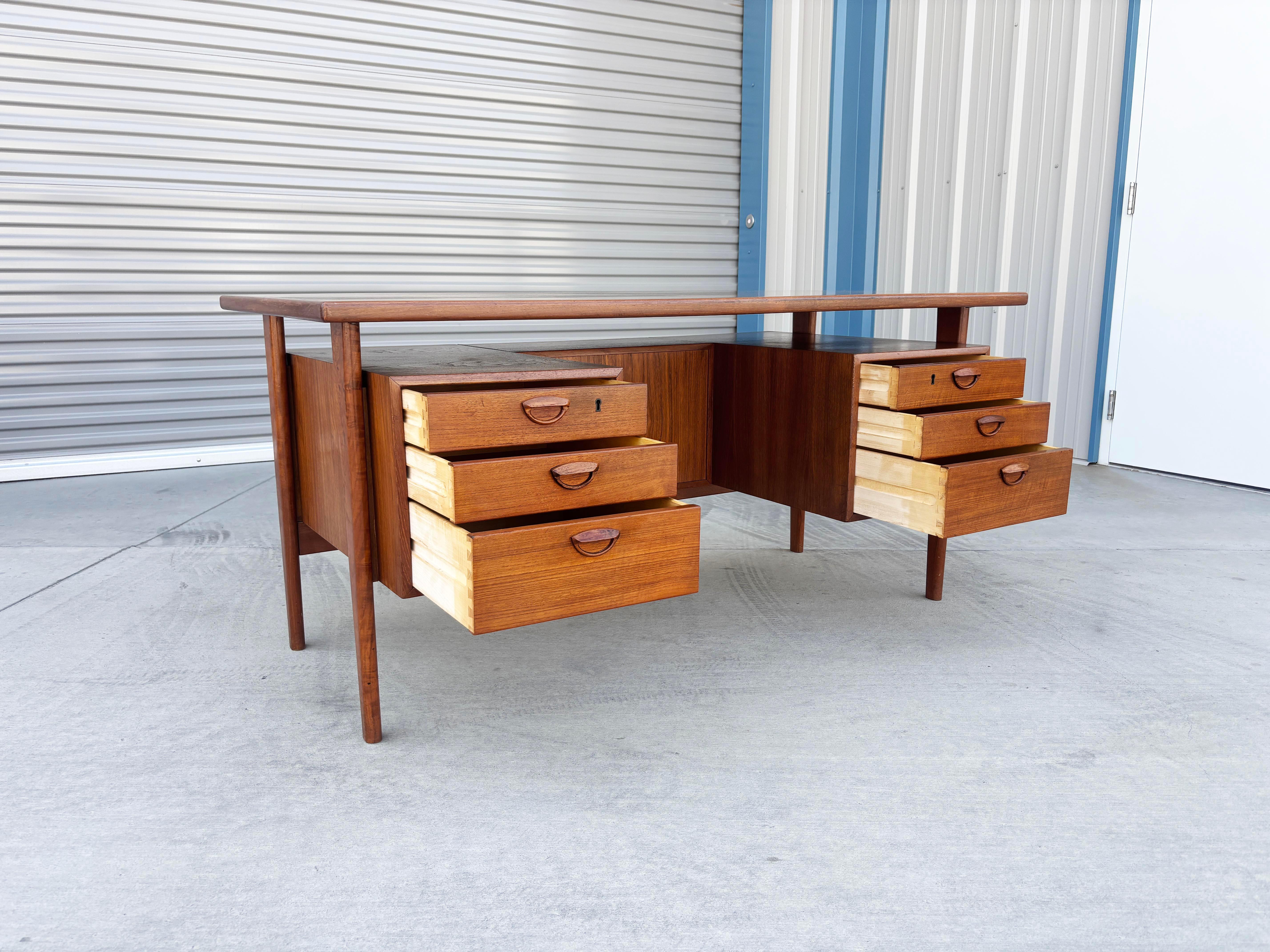 1960s Danish Modern Teak Executive Desk by Kai Kristiansen For Sale 3