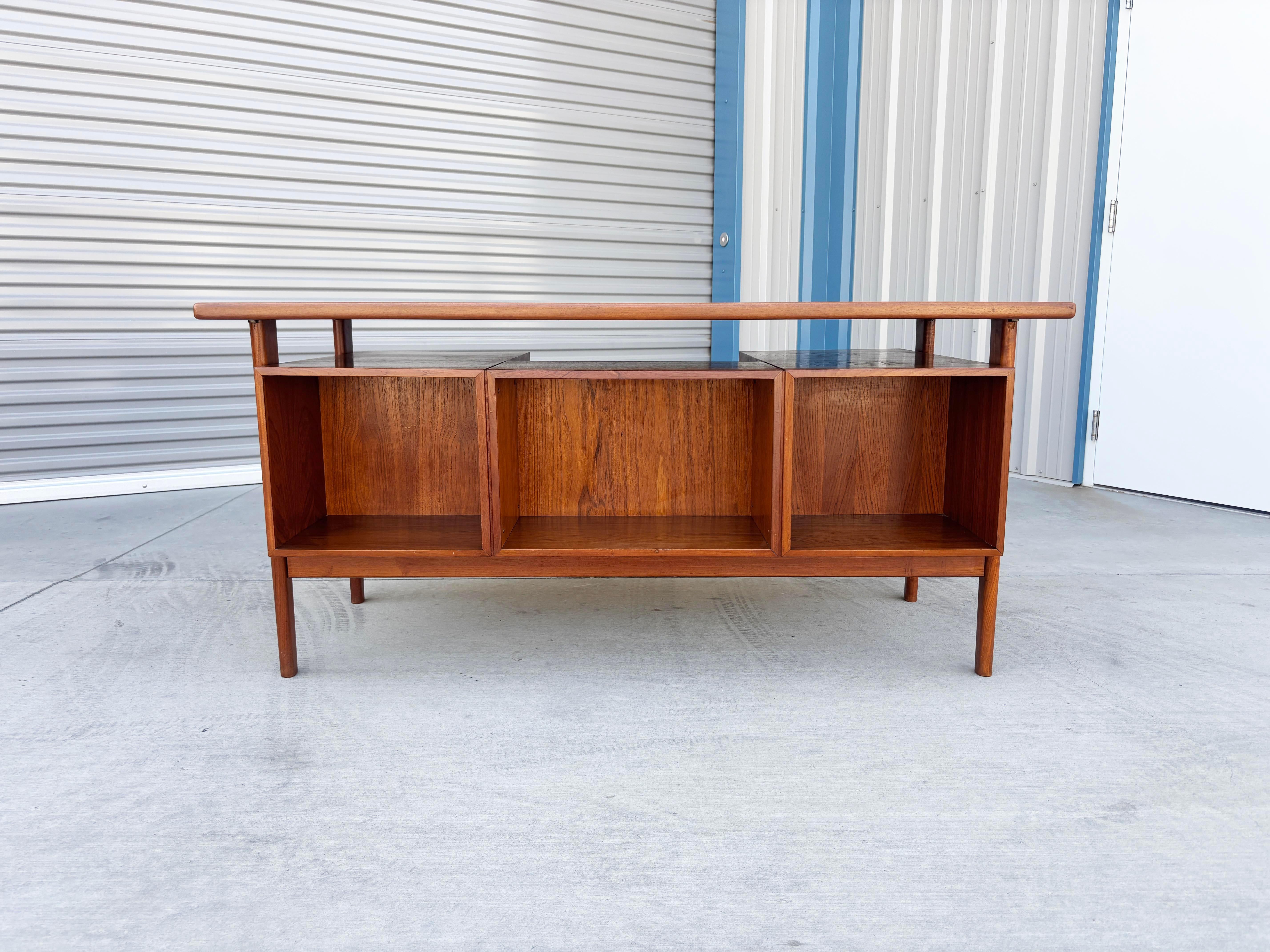 1960s Danish Modern Teak Executive Desk by Kai Kristiansen For Sale 4