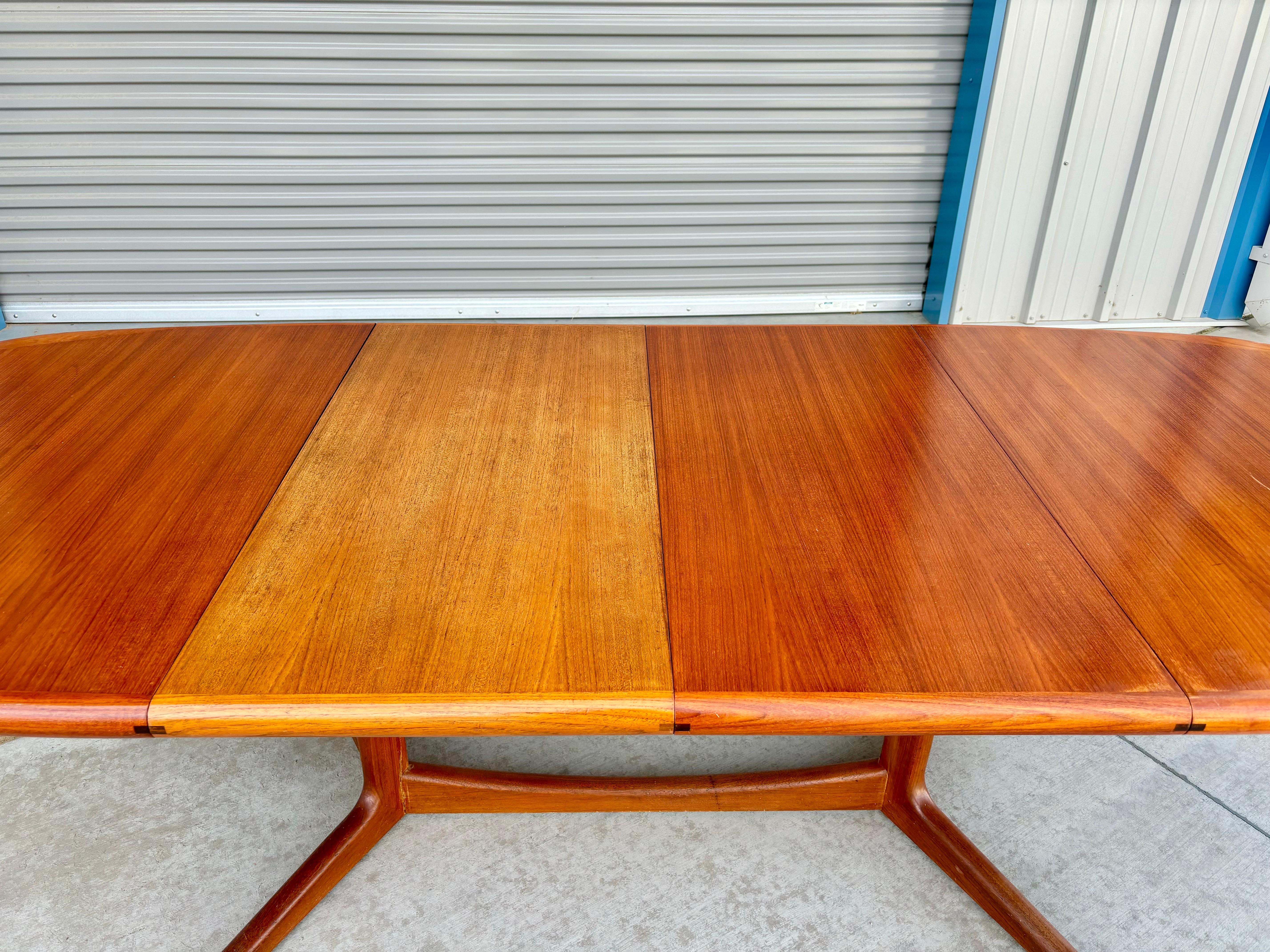 1960s Danish Modern Teak Extendable Dining Table For Sale 5