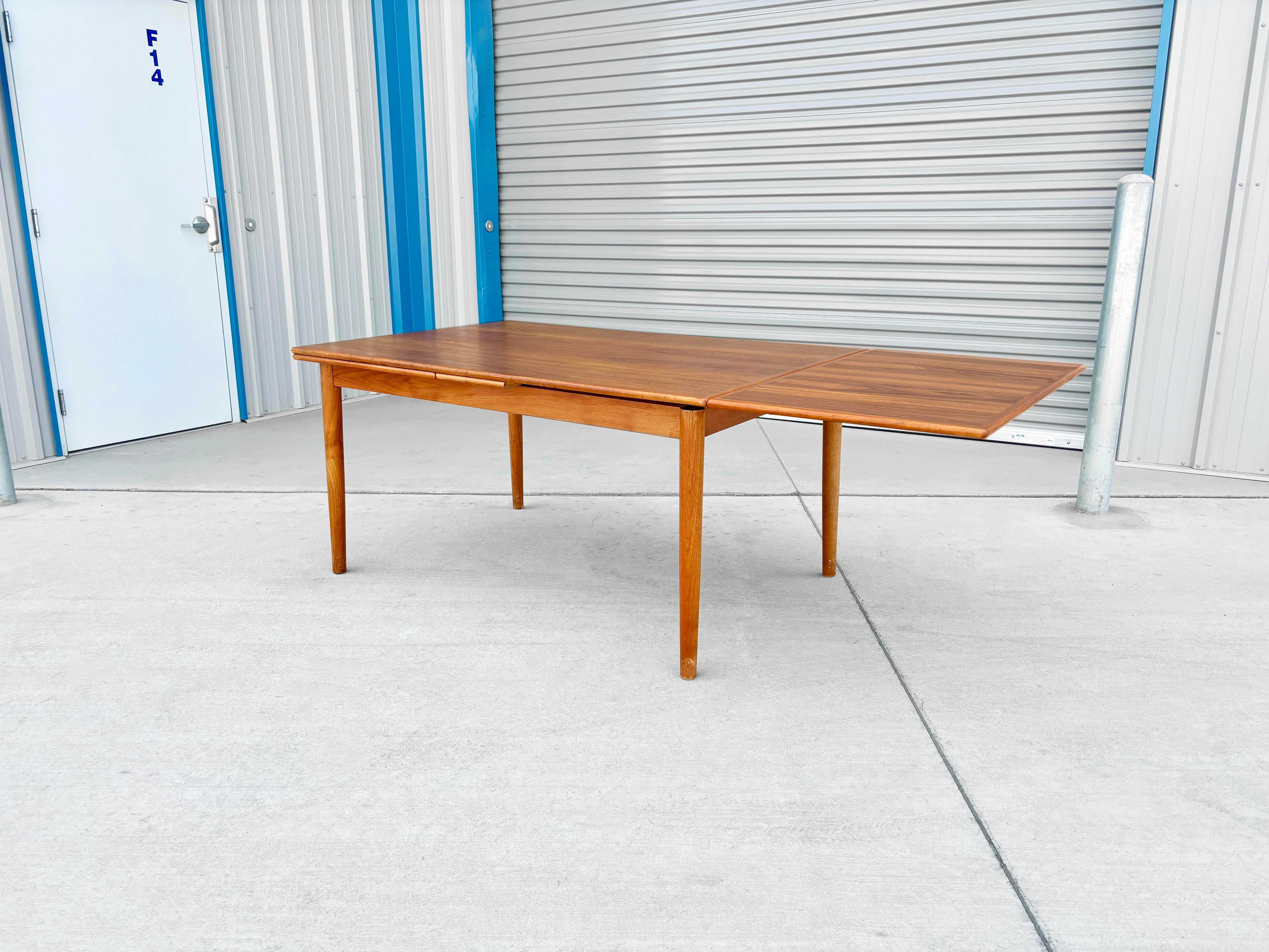 1960s Danish Modern Teak Extendable Dining Table For Sale 2