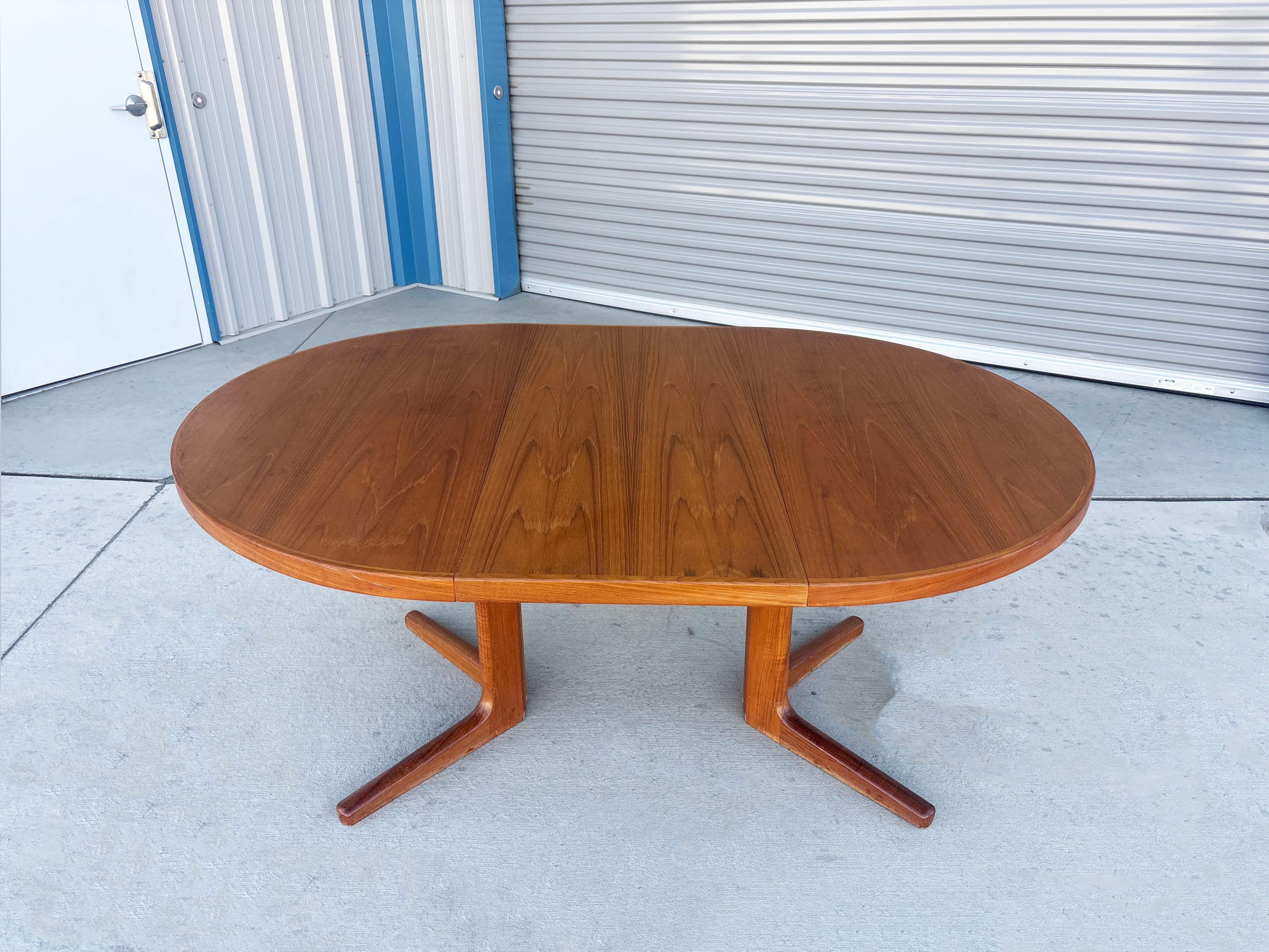 1960s Danish Modern Teak Extendable Dining Table For Sale 2