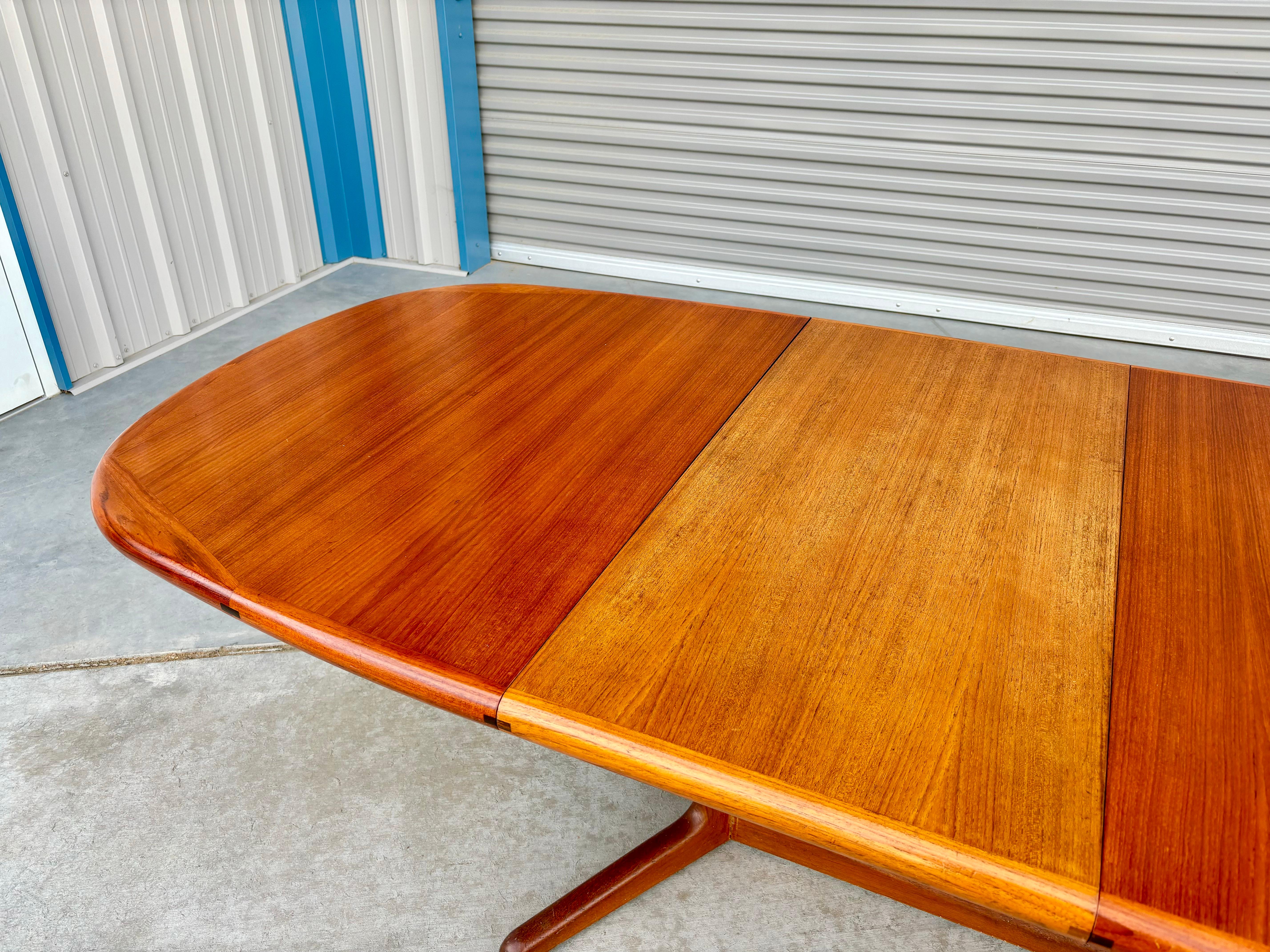 1960s Danish Modern Teak Extendable Dining Table For Sale 4
