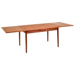 Table à manger à rallonge danoise moderne en teck des années 1960 AM Ansager Mobler du milieu du siècle dernier