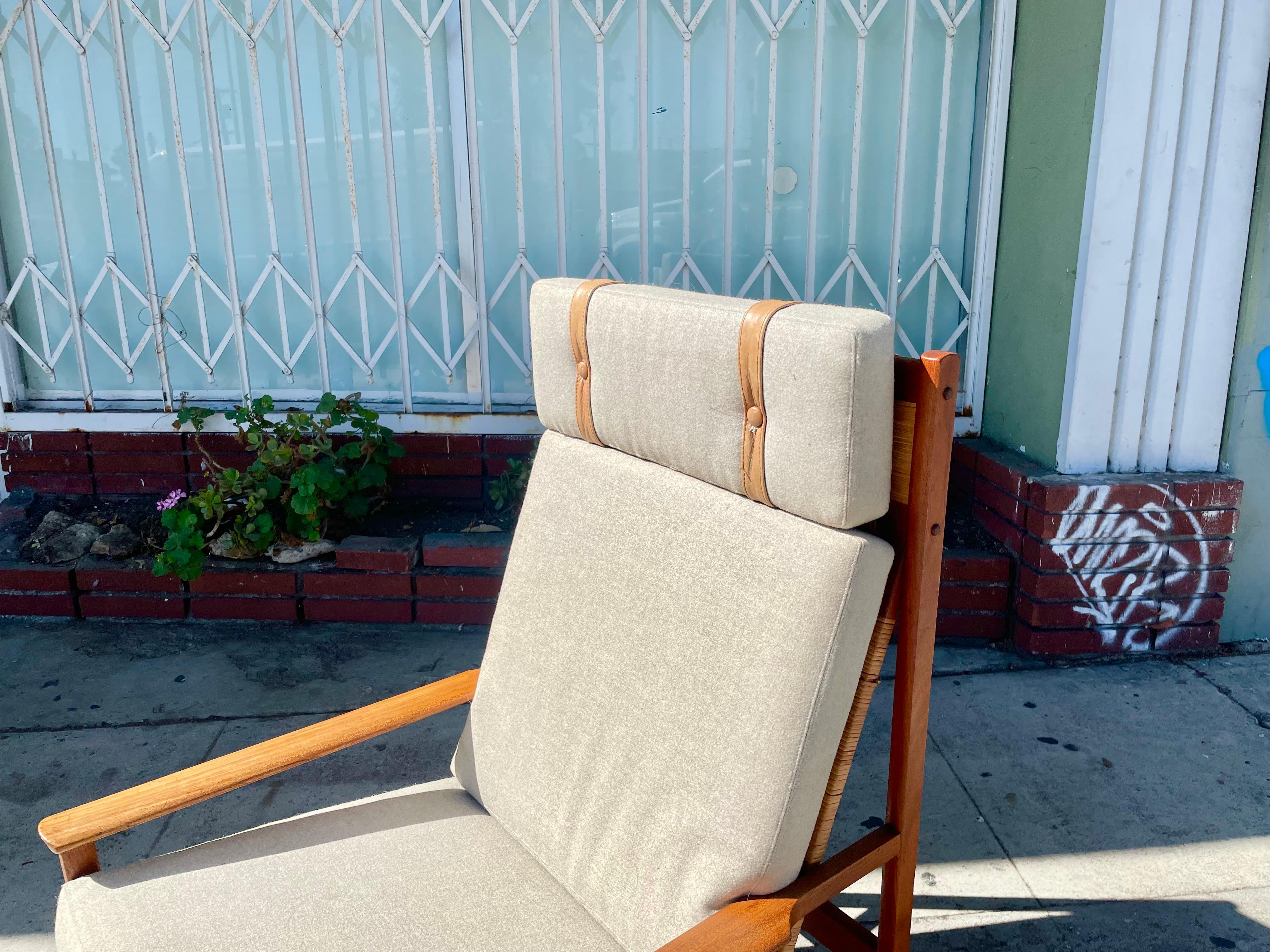 1960s Danish Modern Teak Lounge Chair by Hans Olsen for Juul Kristensen In Good Condition For Sale In North Hollywood, CA