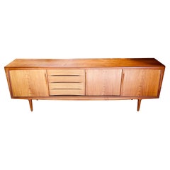 Dänische moderne Teakholz-Anrichte Modell 13 von Gunni Oman für ACO Mobler, 1960er Jahre