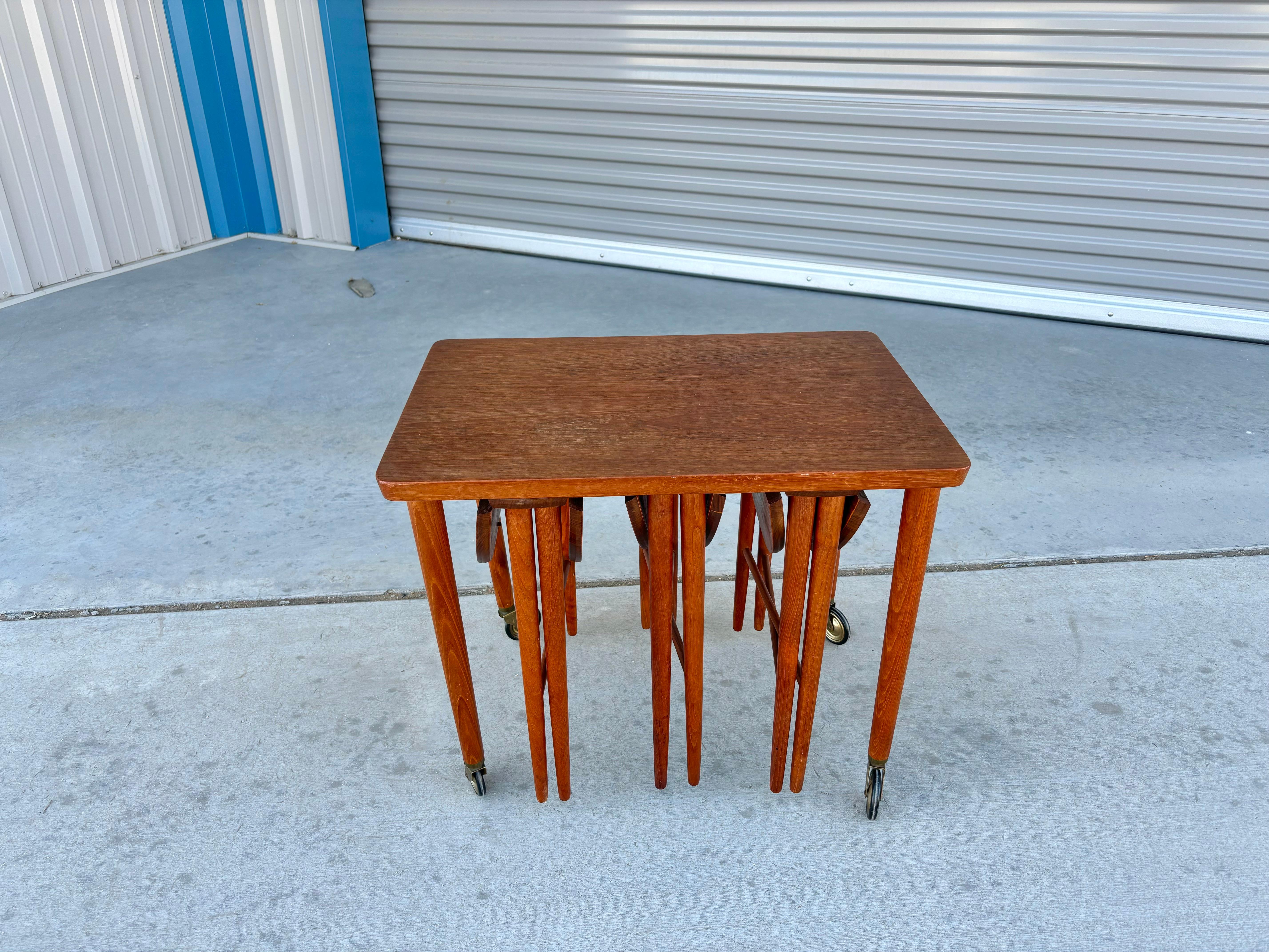 1960s Danish Modern Teak Nesting Tables by Paul Hundevad - a Pair In Good Condition For Sale In North Hollywood, CA