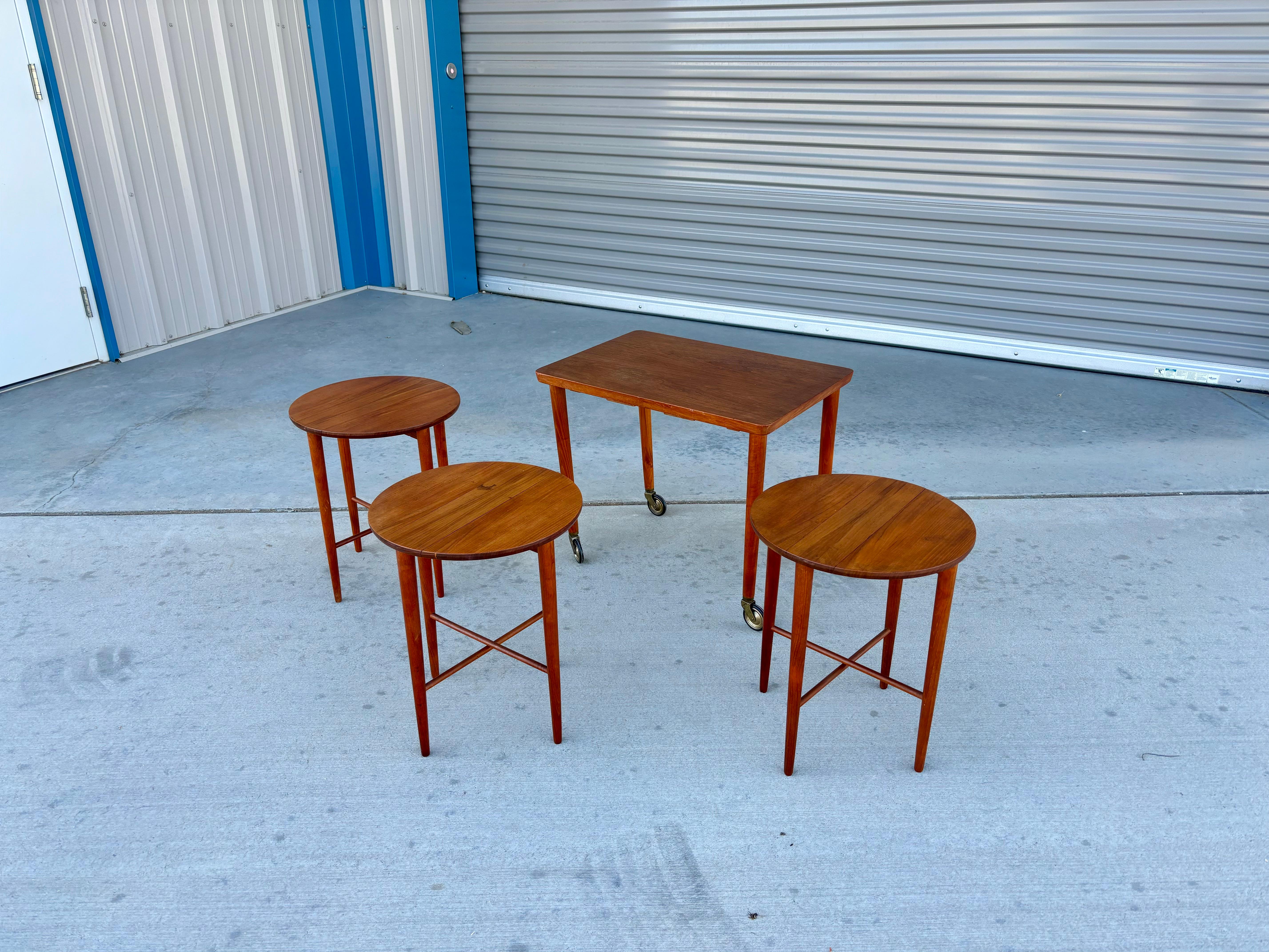 1960s Danish Modern Teak Nesting Tables von Paul Hundevad - ein Paar im Zustand „Gut“ im Angebot in North Hollywood, CA