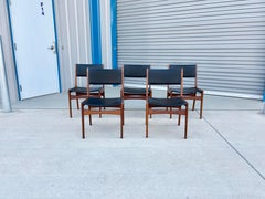 Chaises de salle à manger danoises modernes des années 1960 en teck et vinyle par Frem Rojle - lot de 5