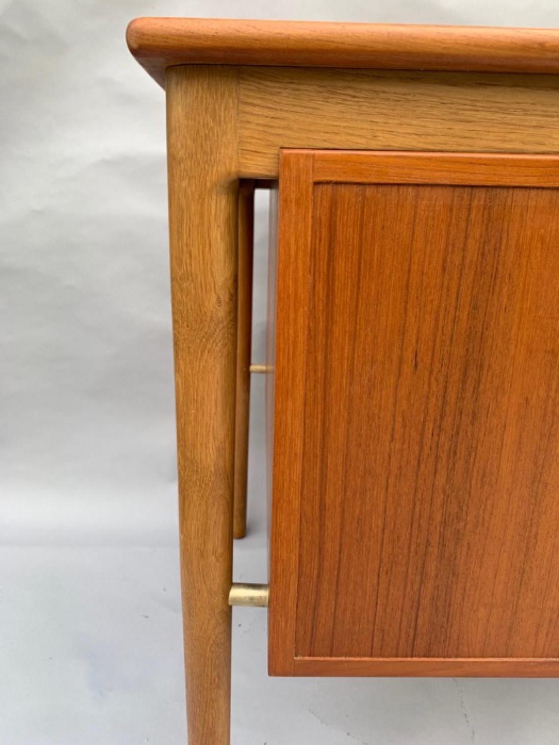 1960s Danish Oak and Teak Desk Børge Mogensen Style 7