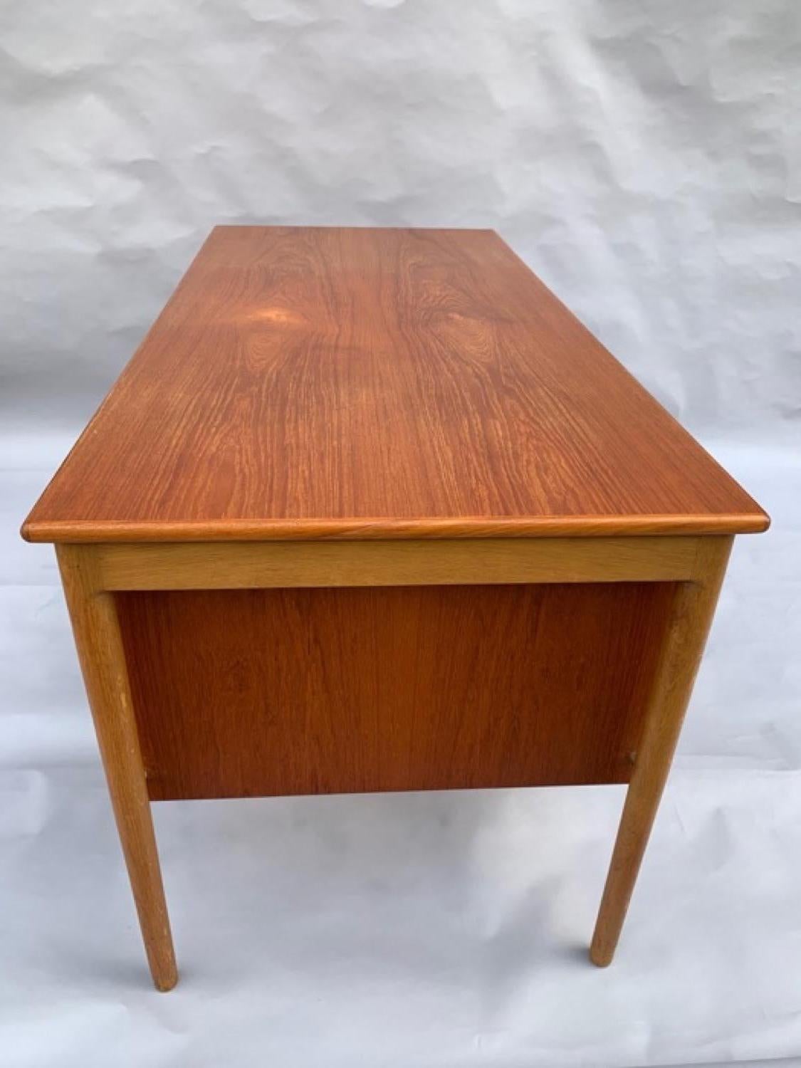 1960s Danish Oak and Teak Desk Børge Mogensen Style 1