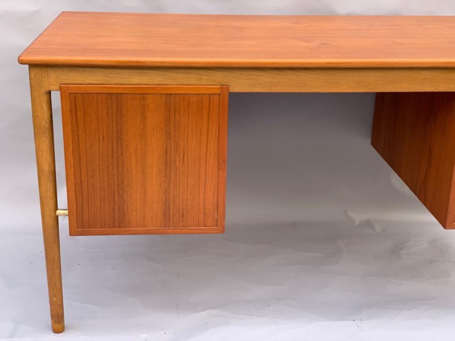 1960s Danish Oak and Teak Desk Børge Mogensen Style 3