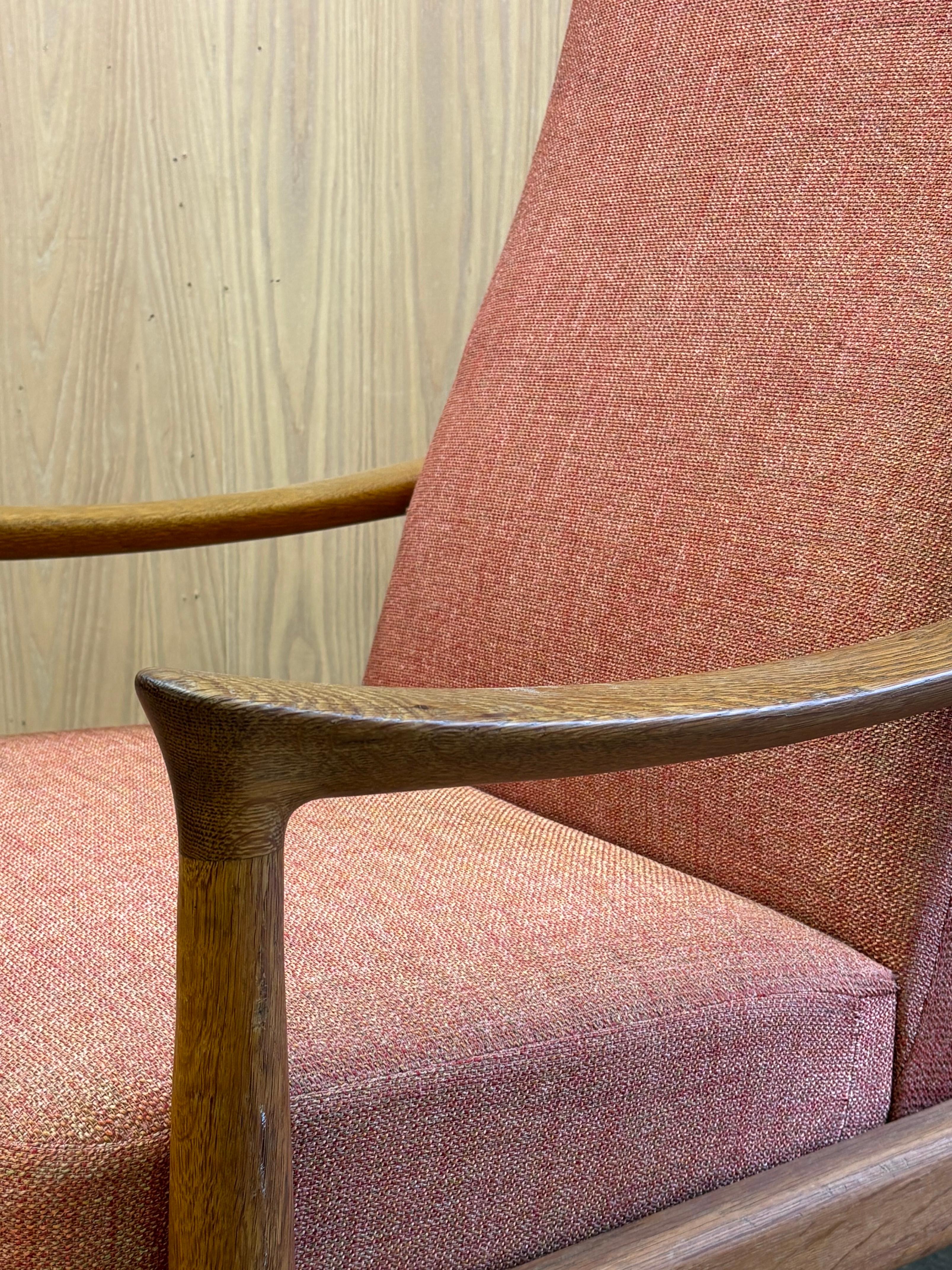 1960s Danish Oak Lounge Chair by Fritz Hansen im Zustand „Hervorragend“ im Angebot in Victoria, BC