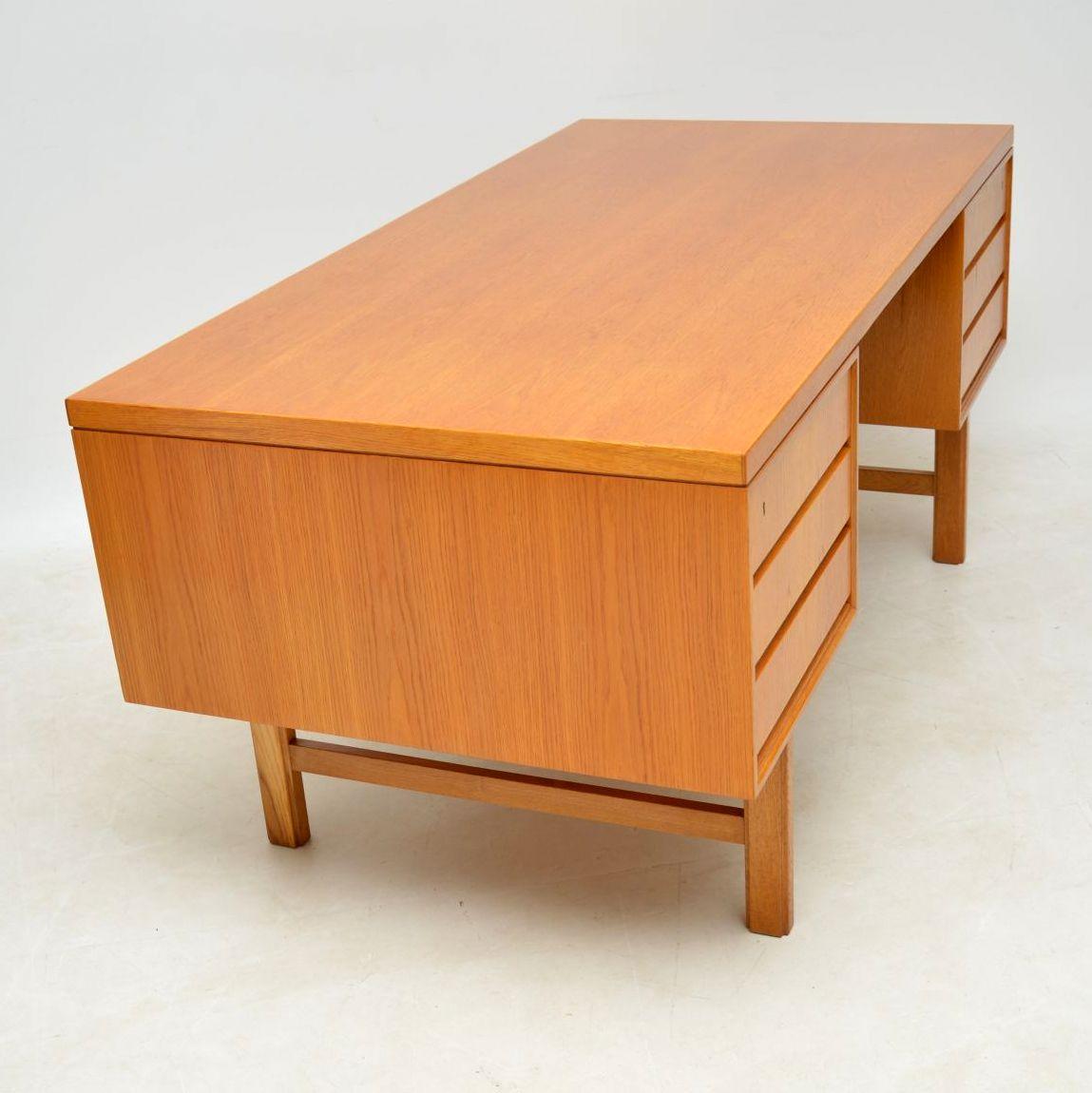 Mid-20th Century 1960s Danish Oak Vintage Desk by Gunni Omann