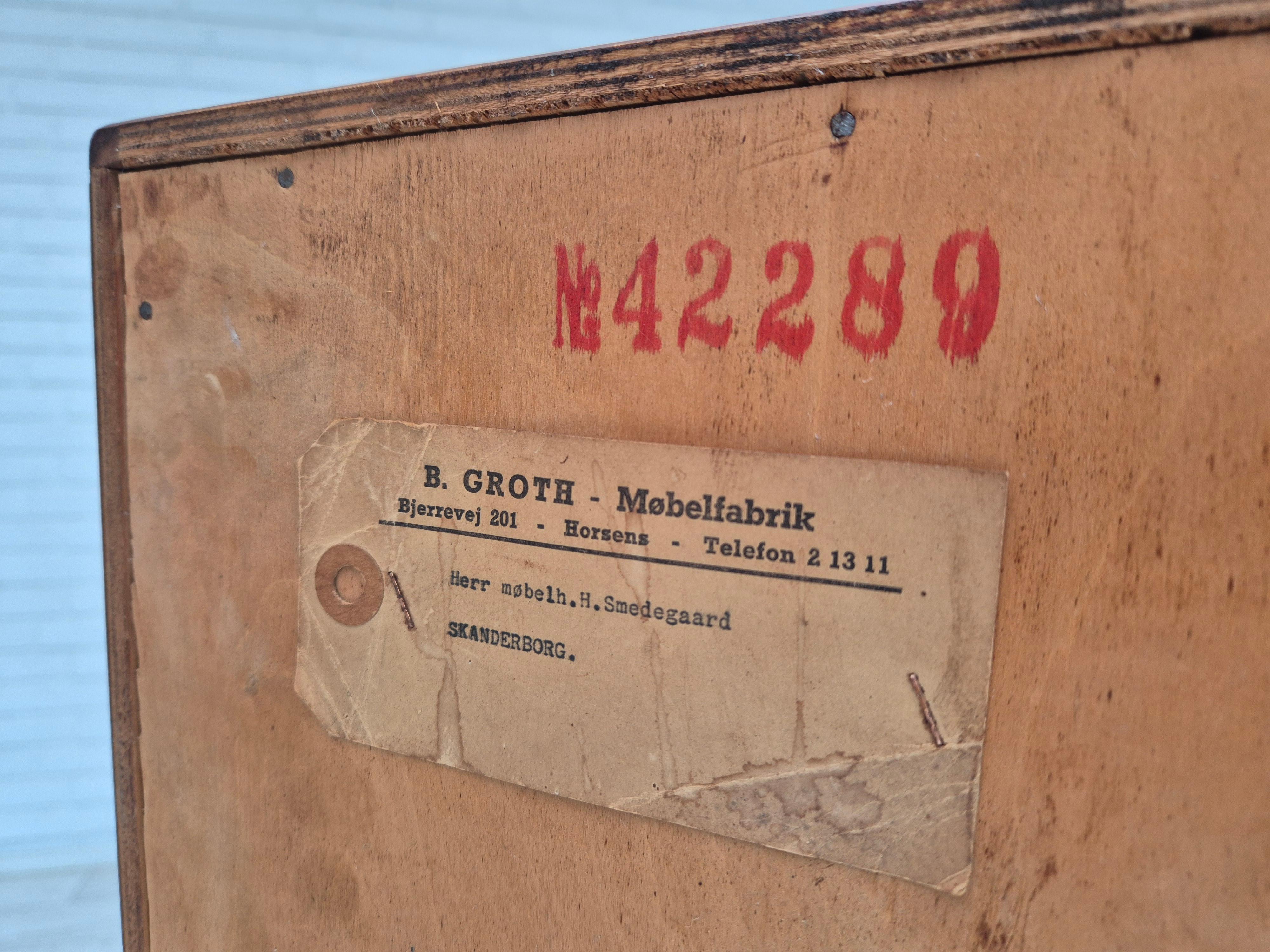 Anni '60, mobile da ufficio Wood, condizioni originali, legno di teak, porta scorrevole. in vendita 7