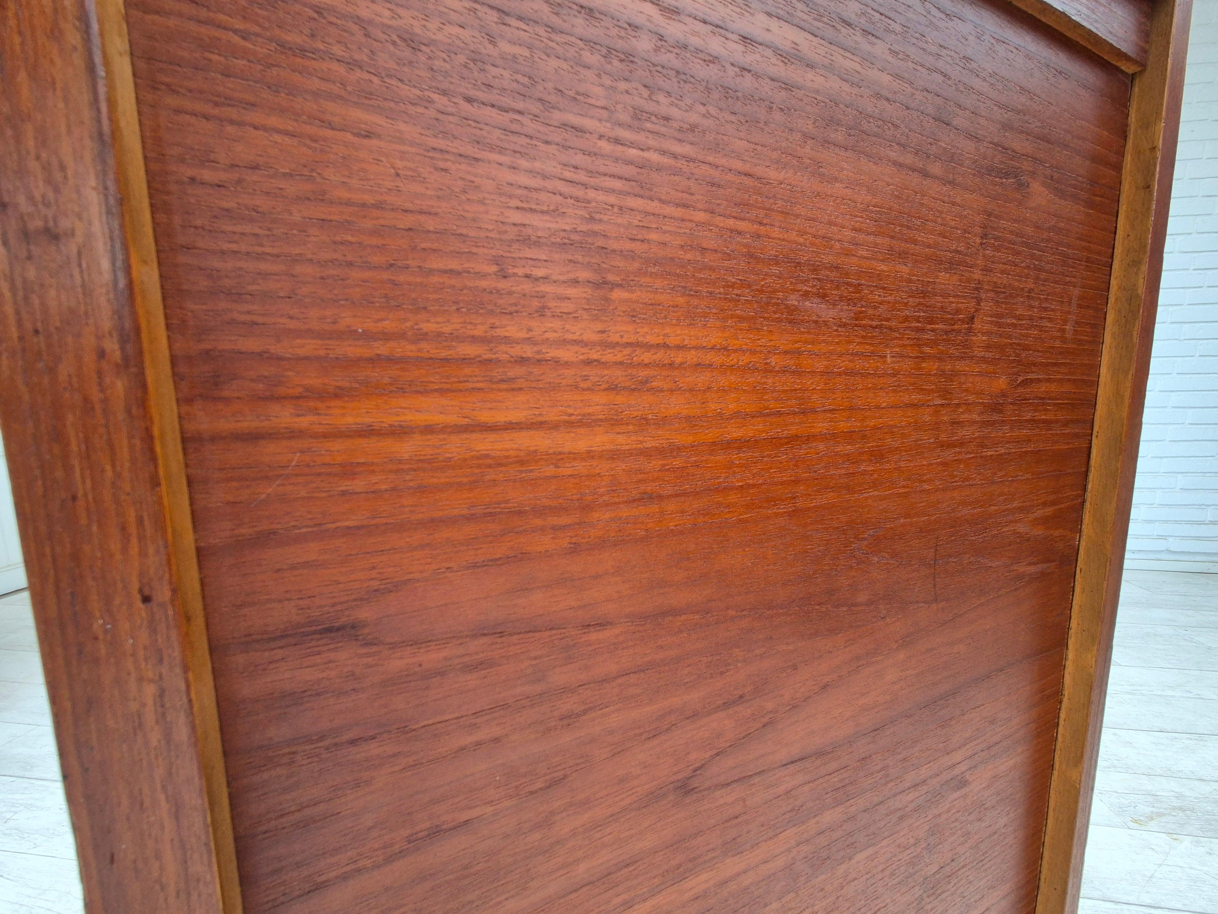 Anni '60, mobile da ufficio Wood, condizioni originali, legno di teak, porta scorrevole. in vendita 8
