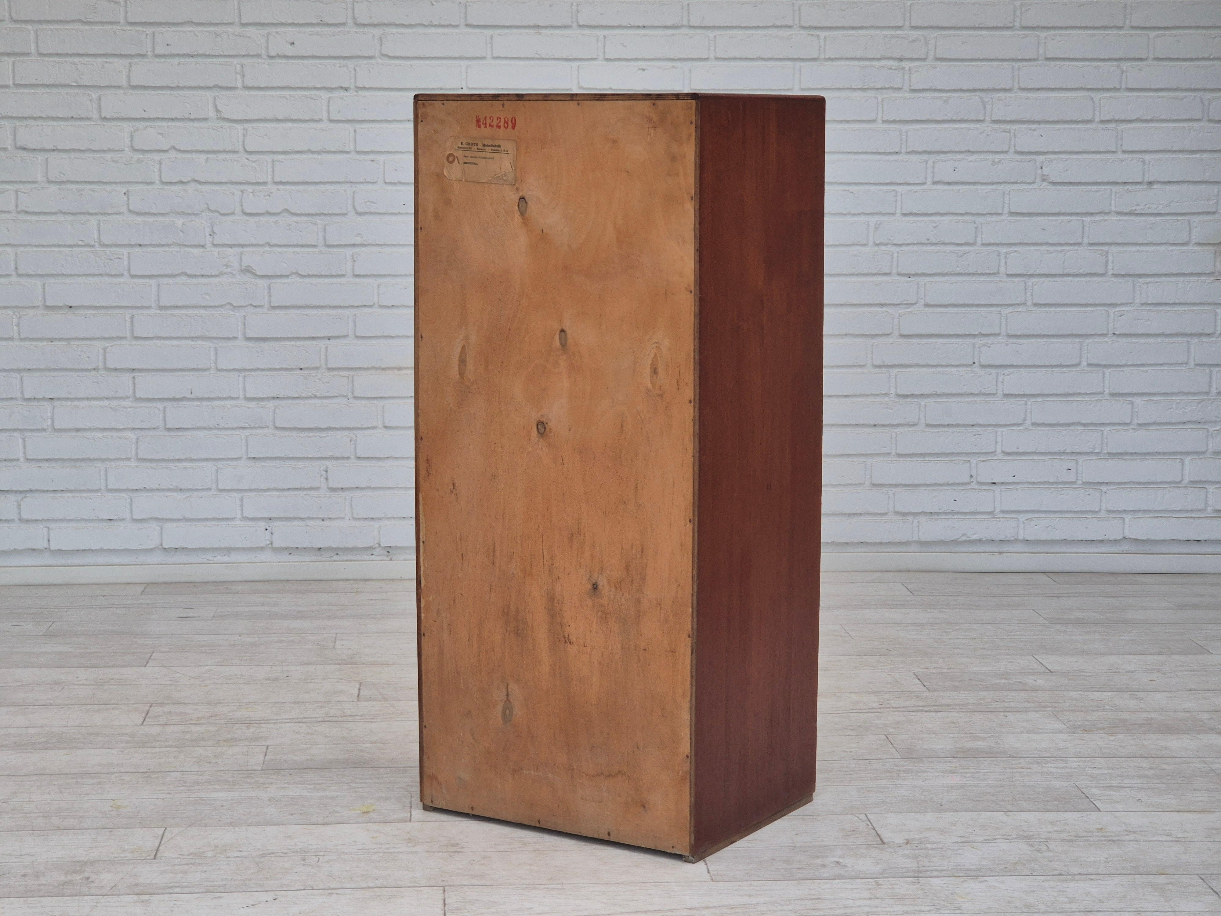 Anni '60, mobile da ufficio Wood, condizioni originali, legno di teak, porta scorrevole. In condizioni buone in vendita a Tarm, 82
